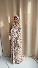 Load image into Gallery viewer, Abstract Chiffon Abaya
