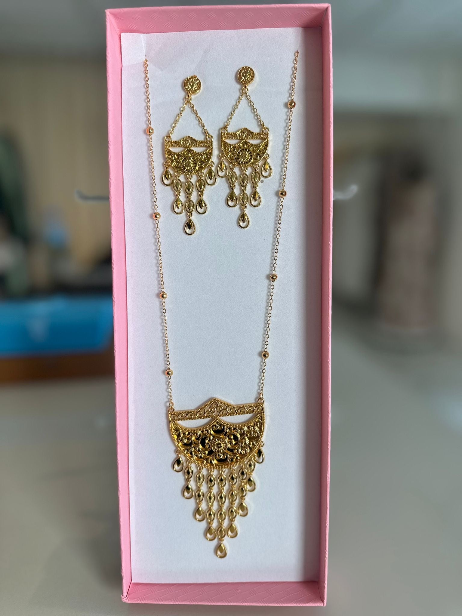 Gold Emirati Necklace Set