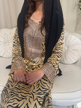 Load image into Gallery viewer, Tiger Makhawer &amp; Sheila
