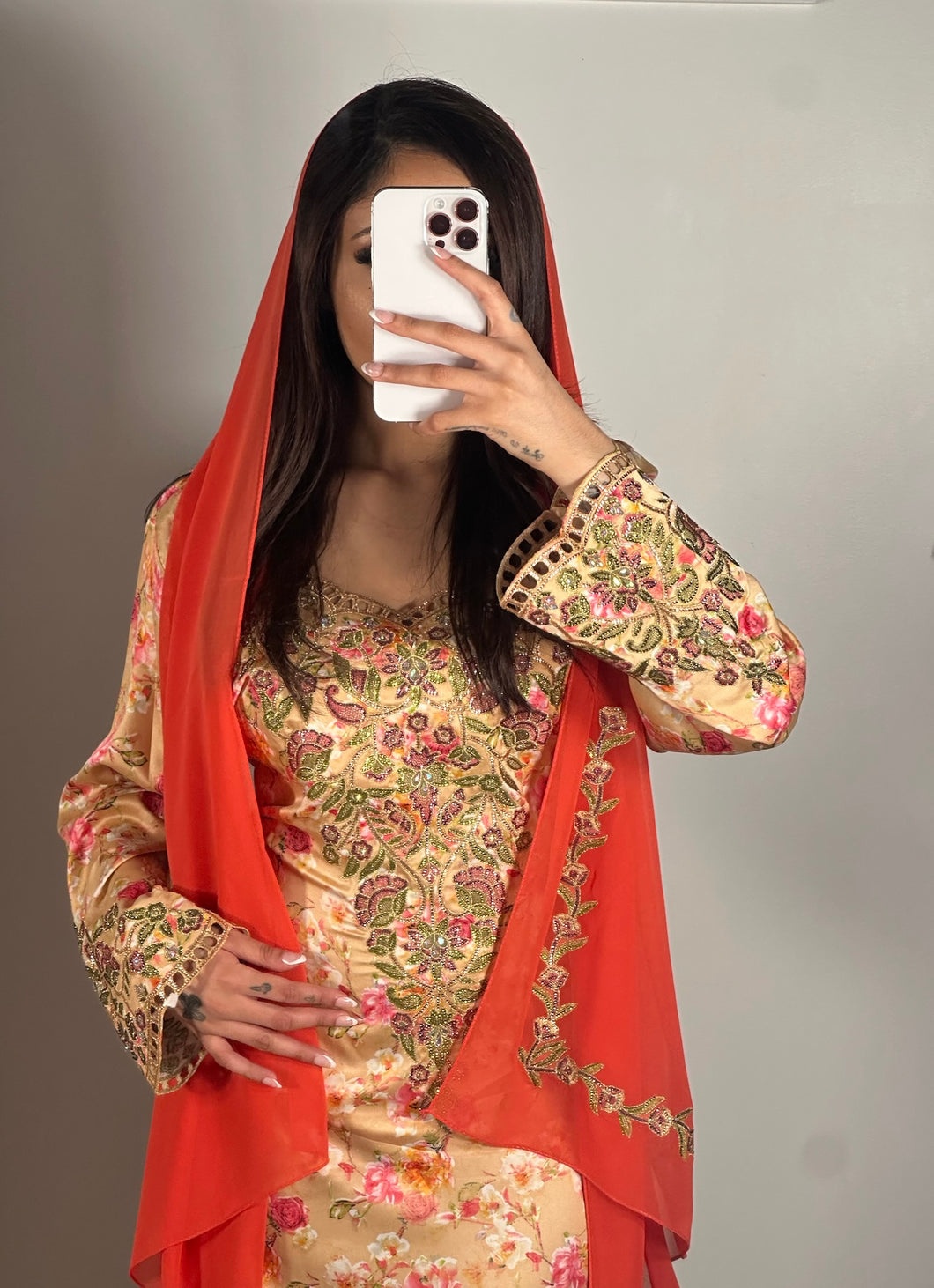Peach floral Makhawer with sheila