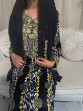 Load image into Gallery viewer, Leopard Makhawer &amp; Sheila
