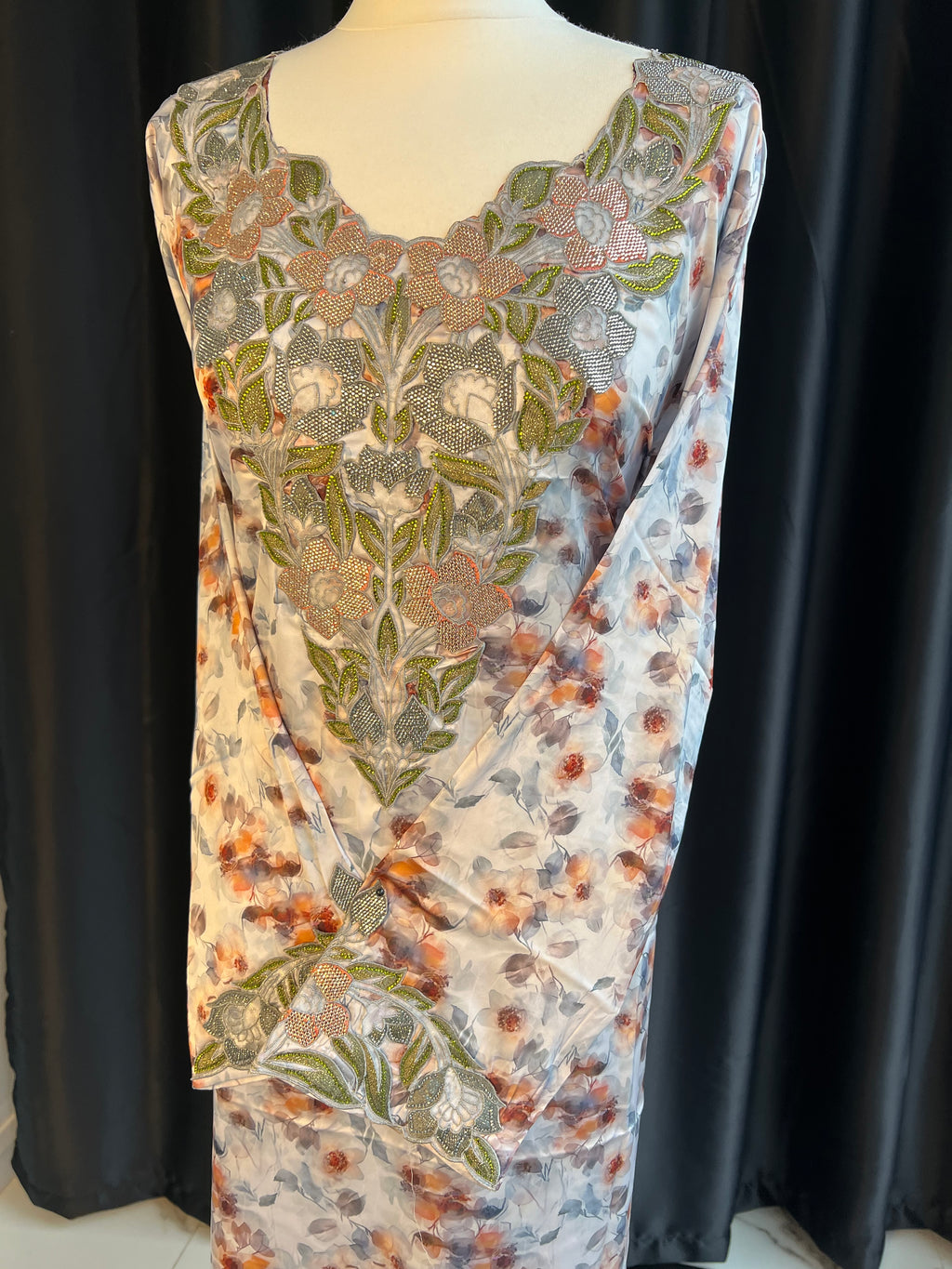 Ready Made Premium Makhawer (Size 56)