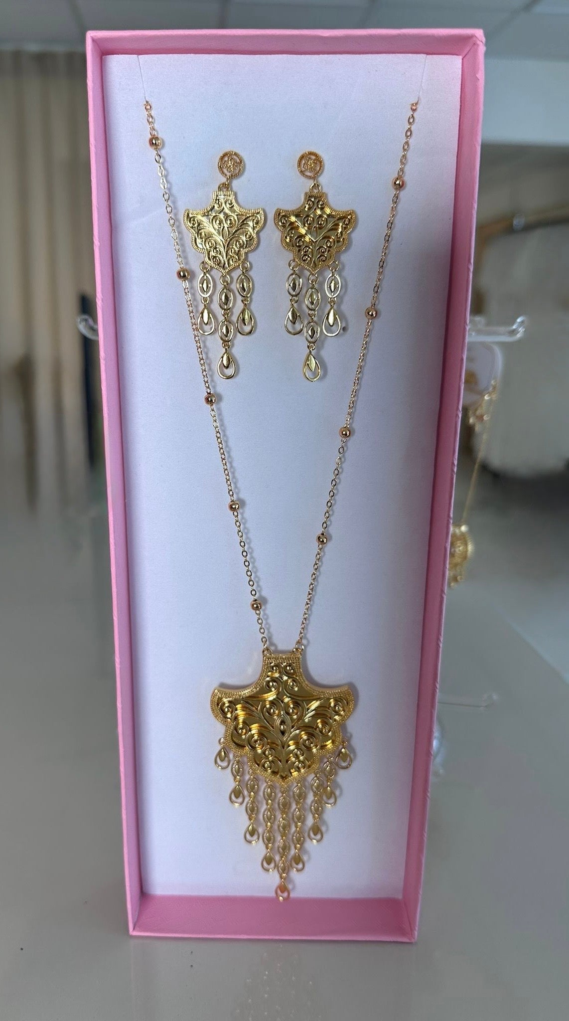 Gold Emirati Necklace Set