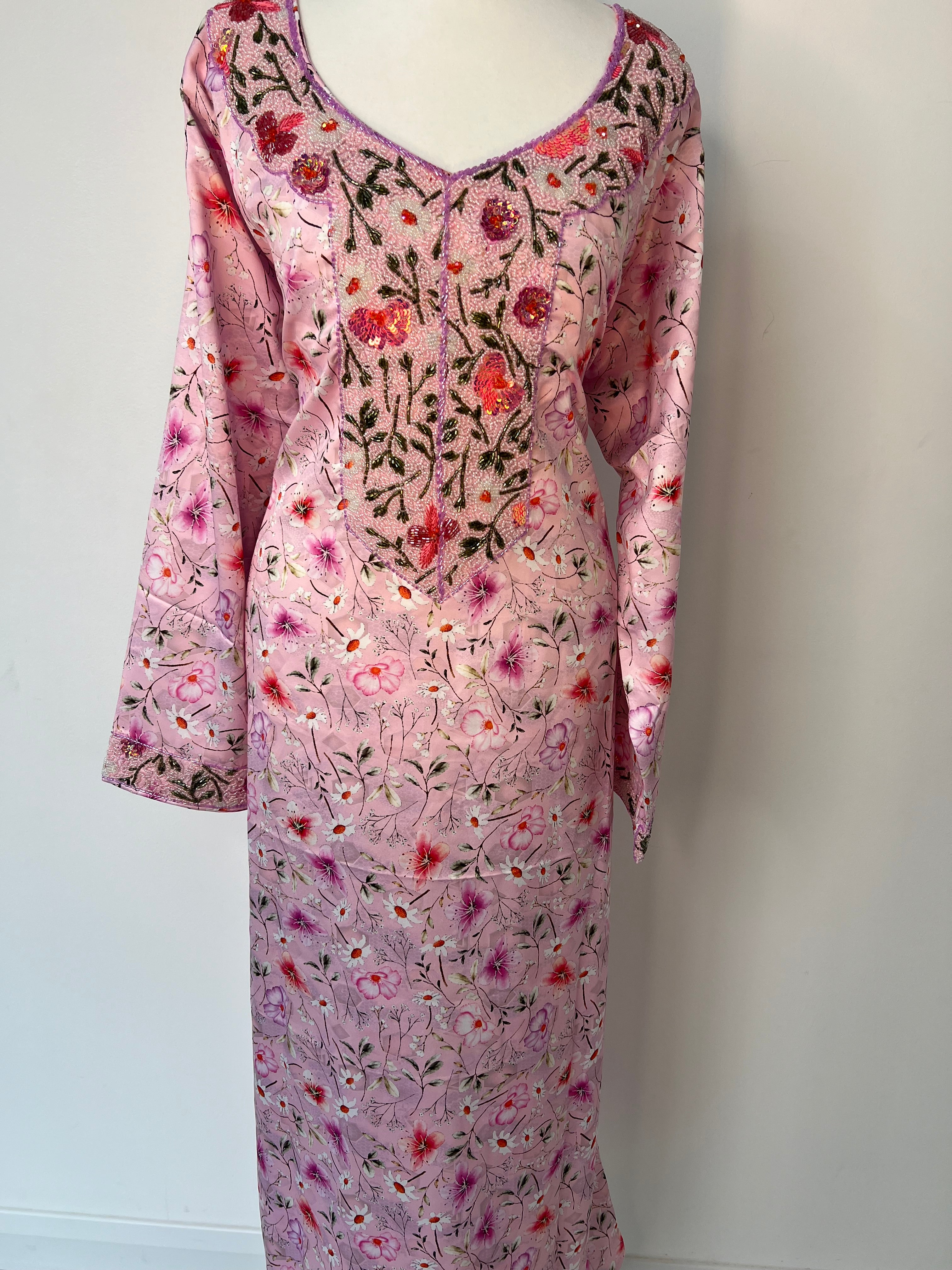 Beaded Makhawer