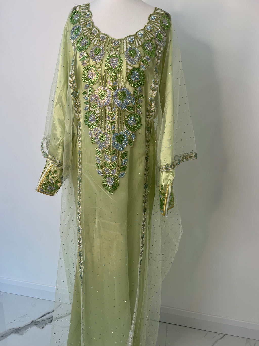 Emirati Thobe (one size)