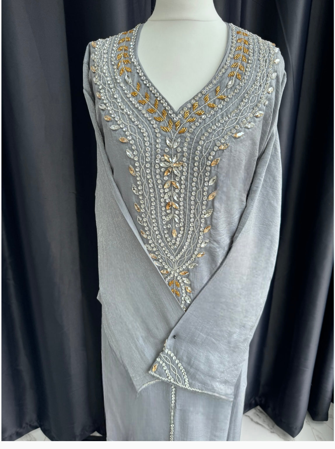 Grey shimmer Makhawer size (58)