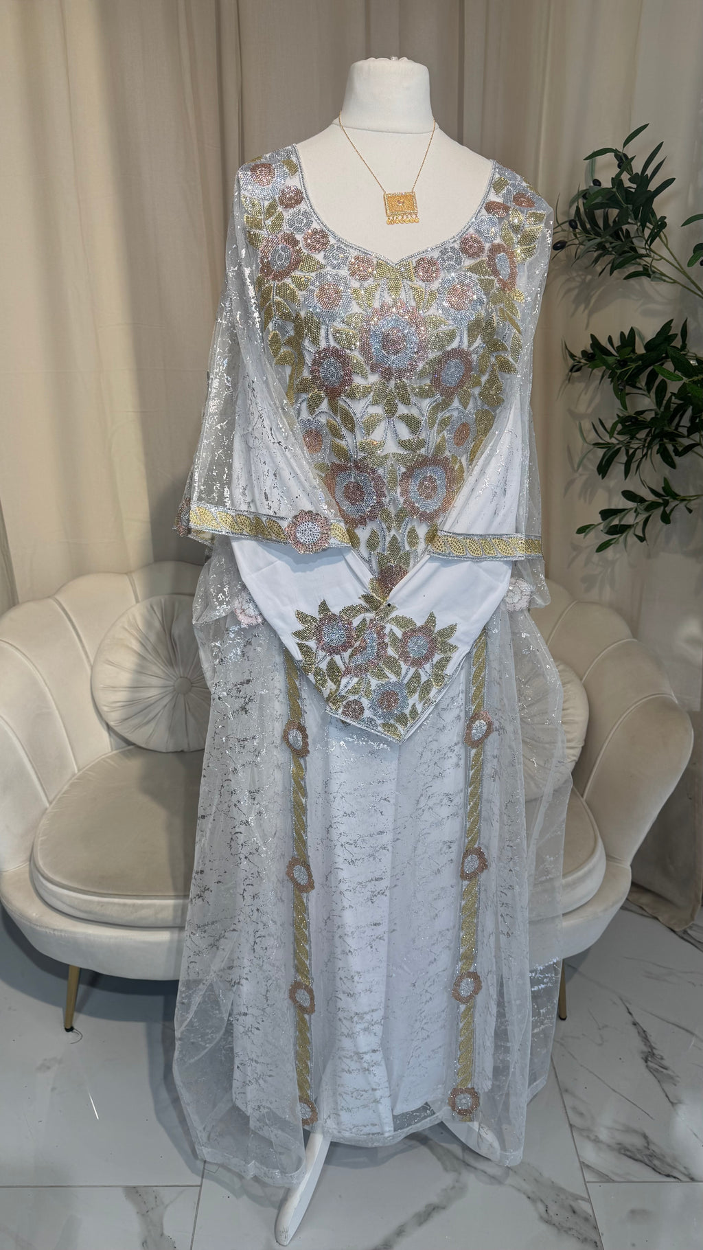 White Emirati Thobe