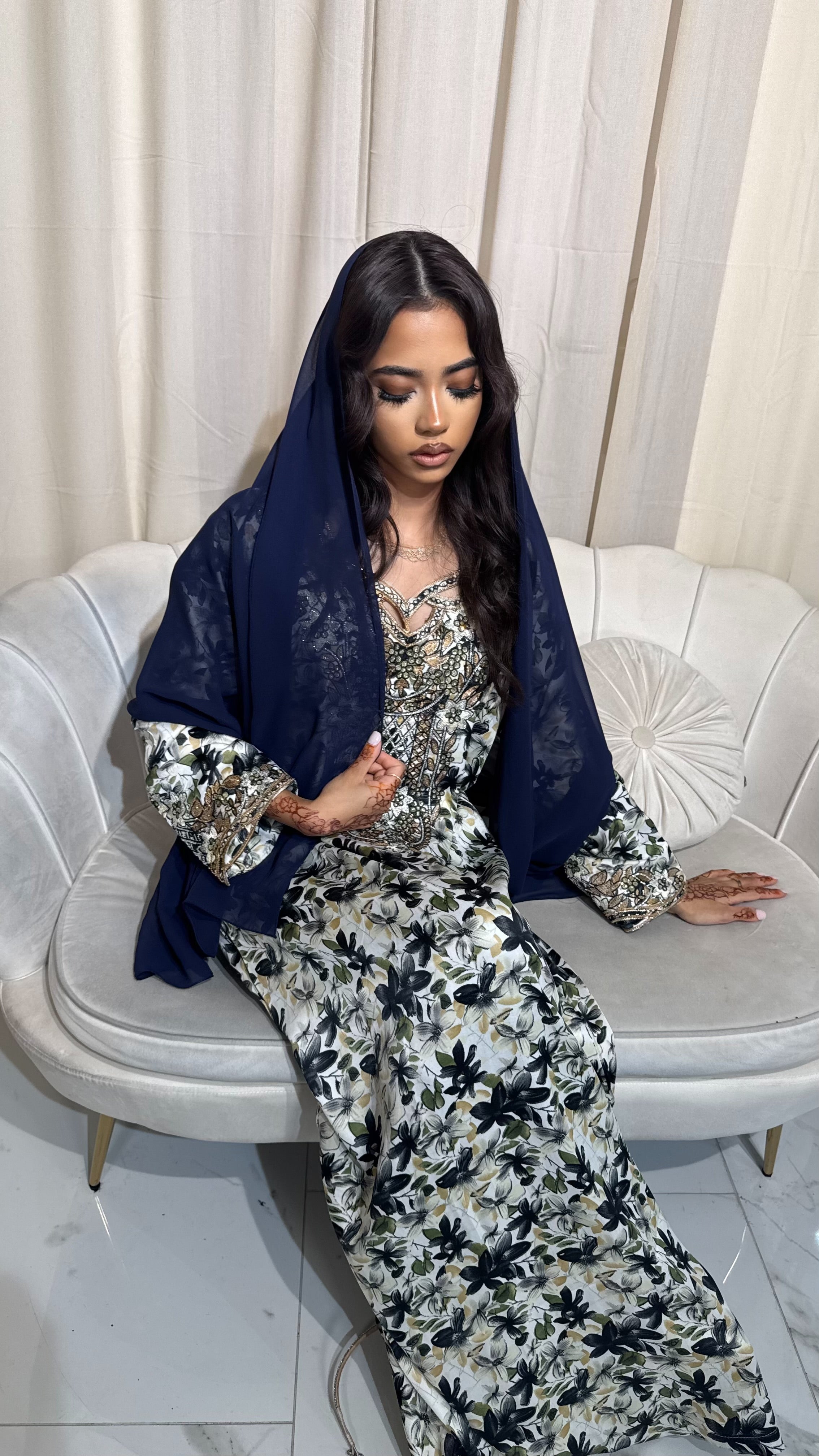 Cut Out Makhawer & Sheila