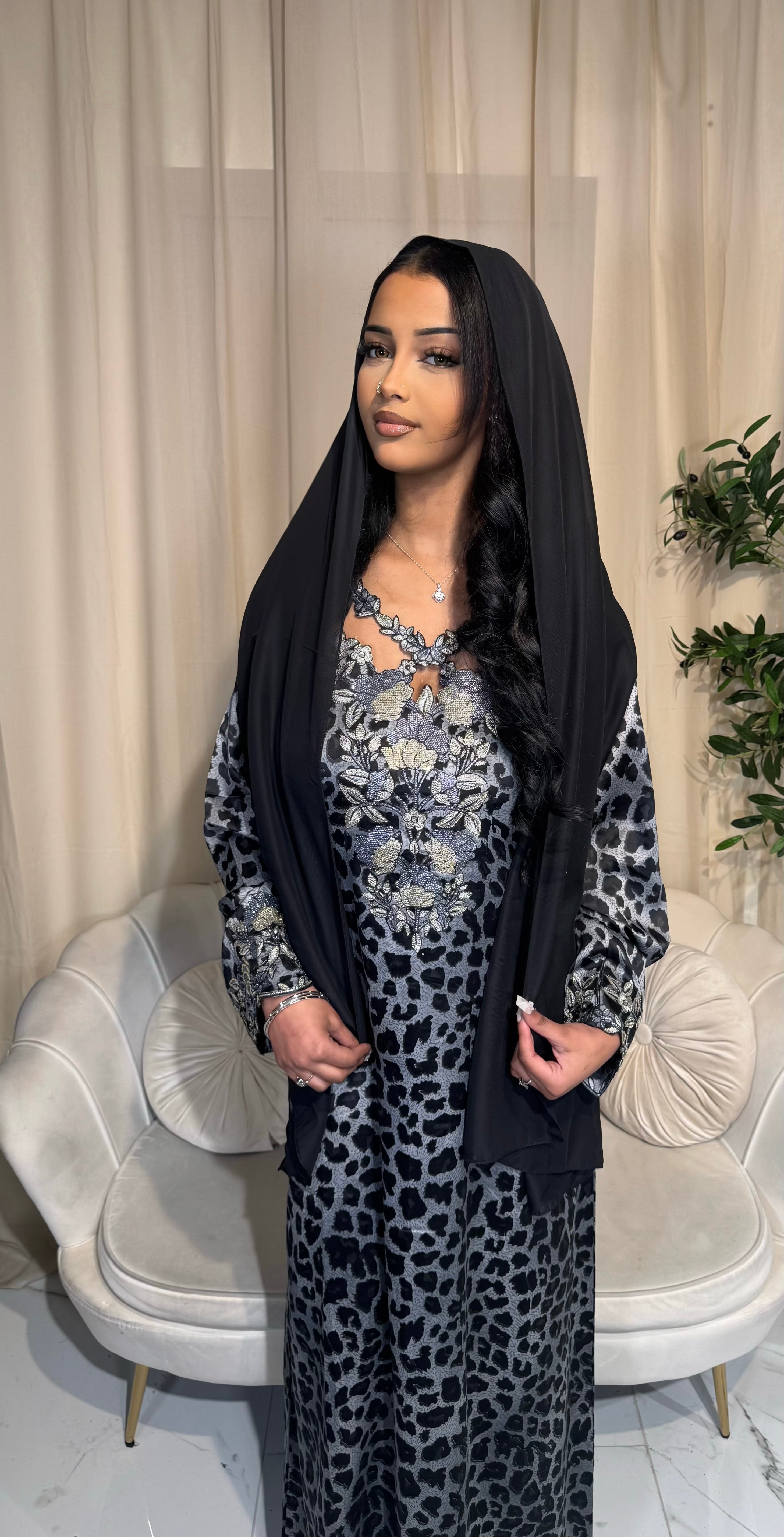 Grey Leopard Makhawer