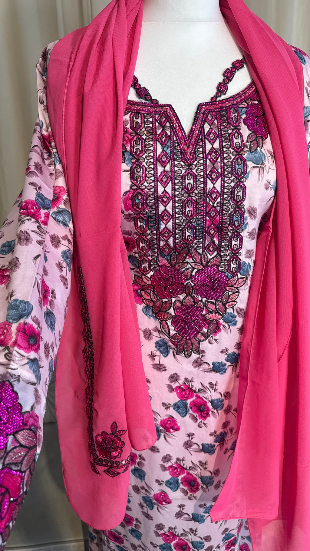 Cut Out Pink Makhawer & Sheila