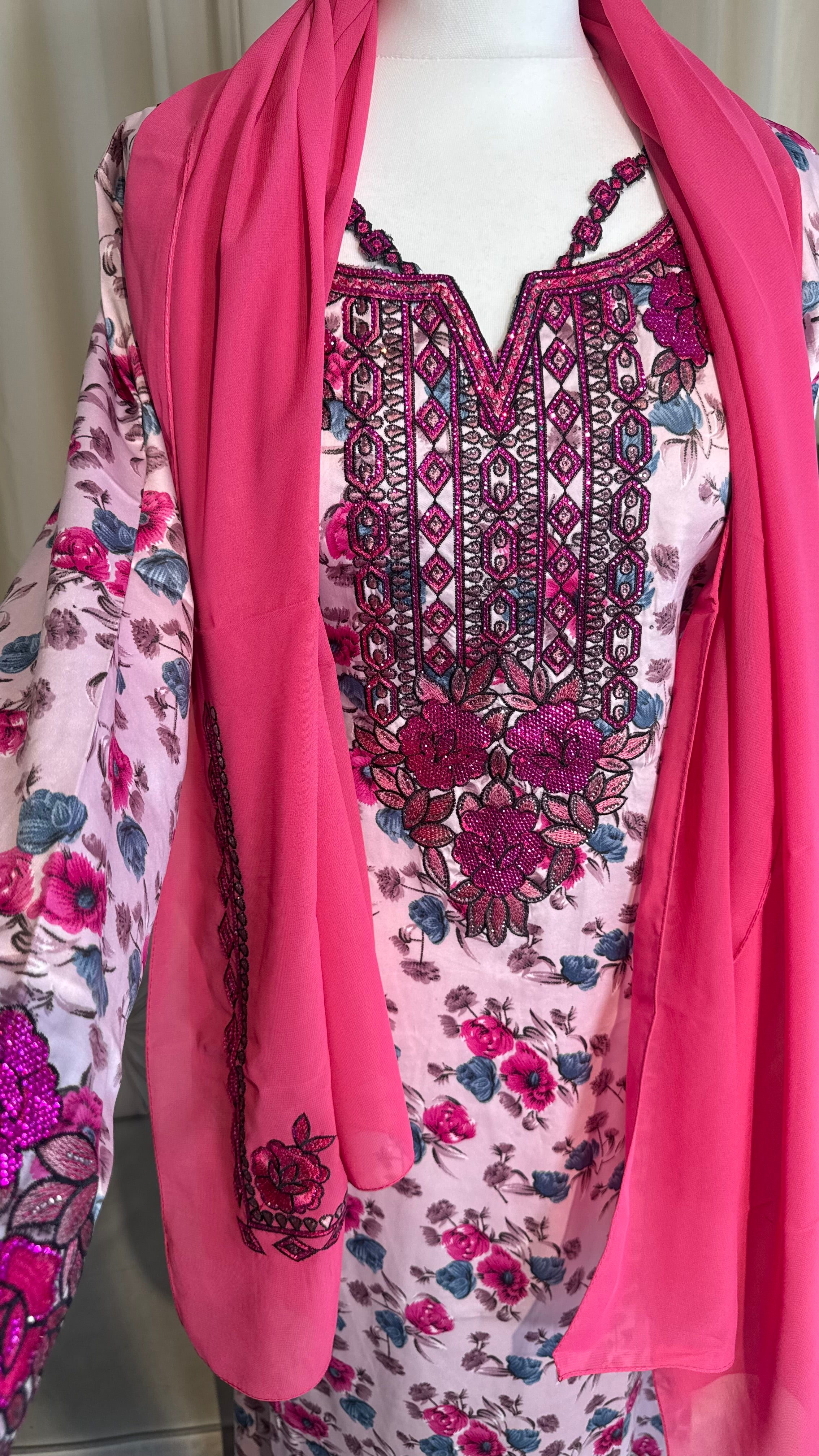 Cut Out Pink Makhawer & Sheila