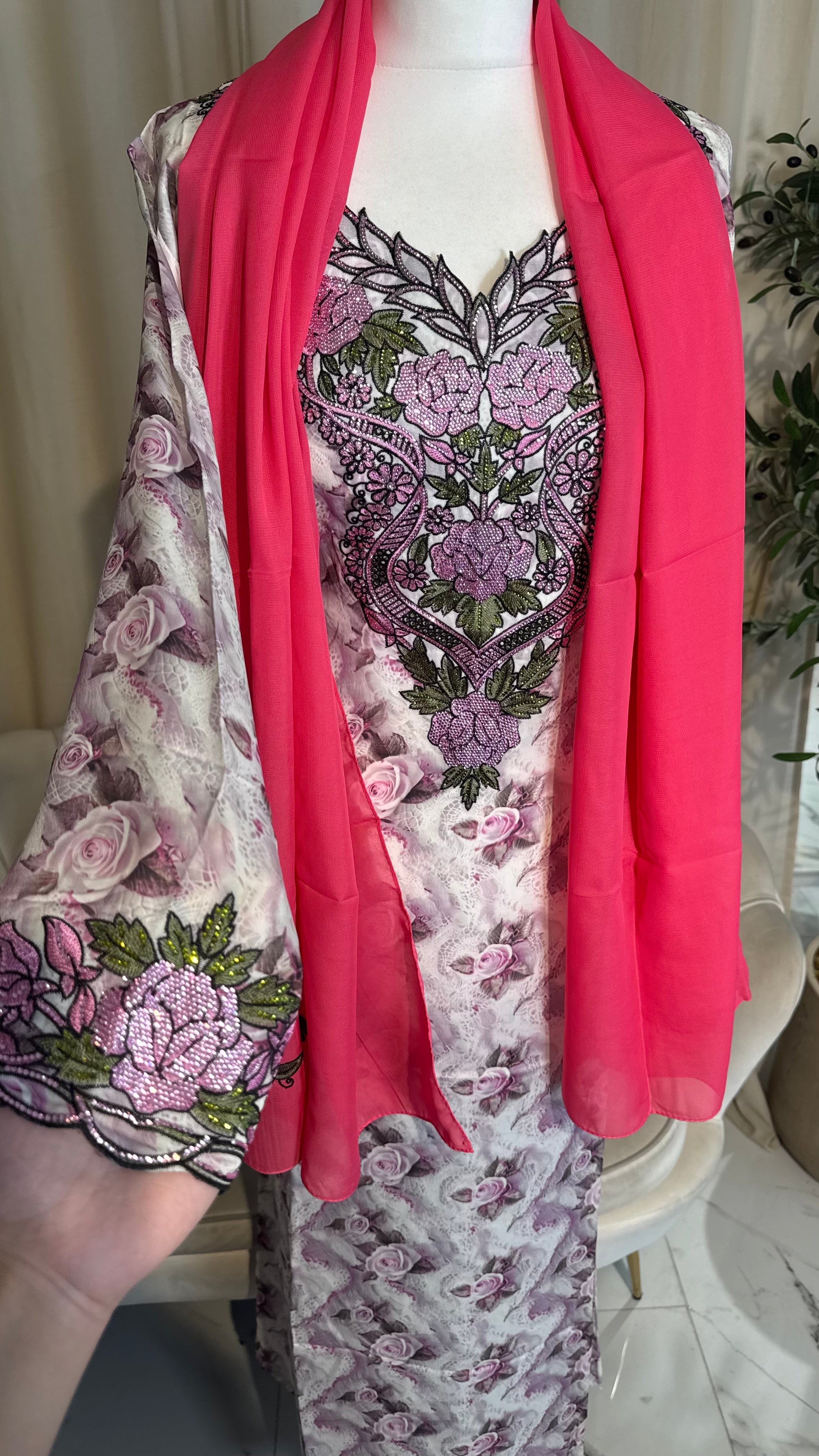 Pink Rose Makhawer & Sheila