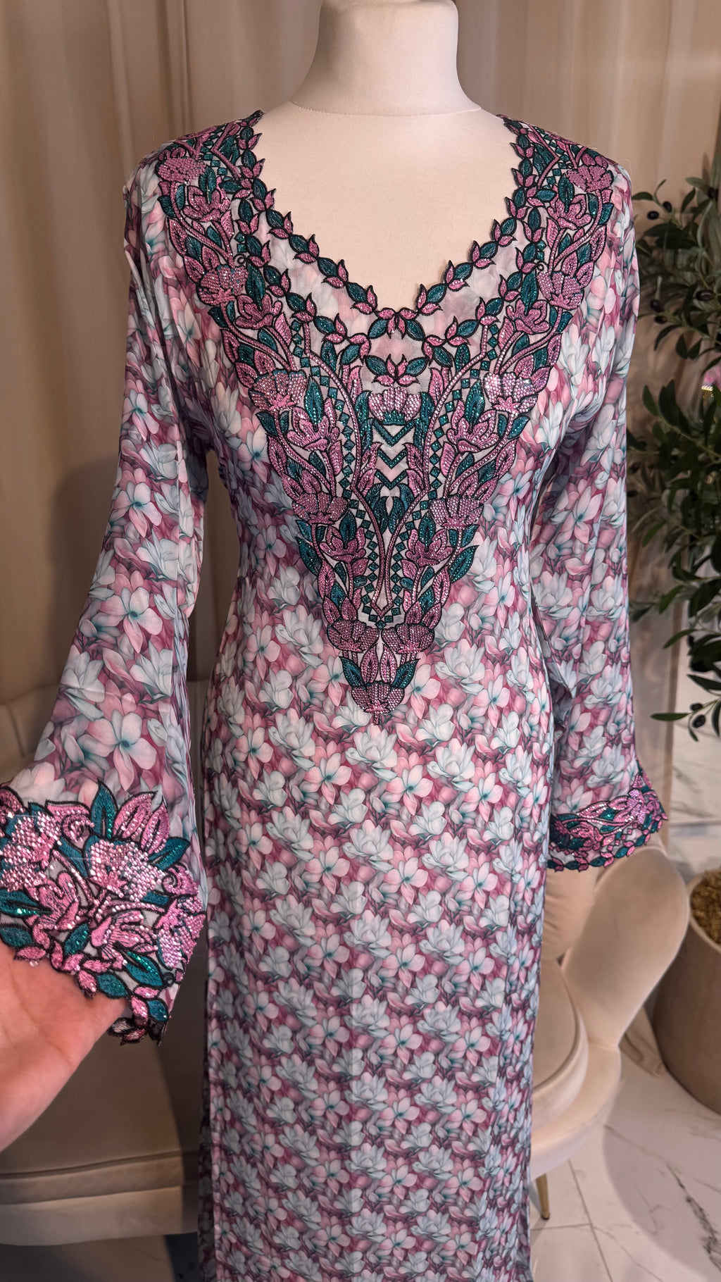 Pink&Turquoise Makhawer & Sheila