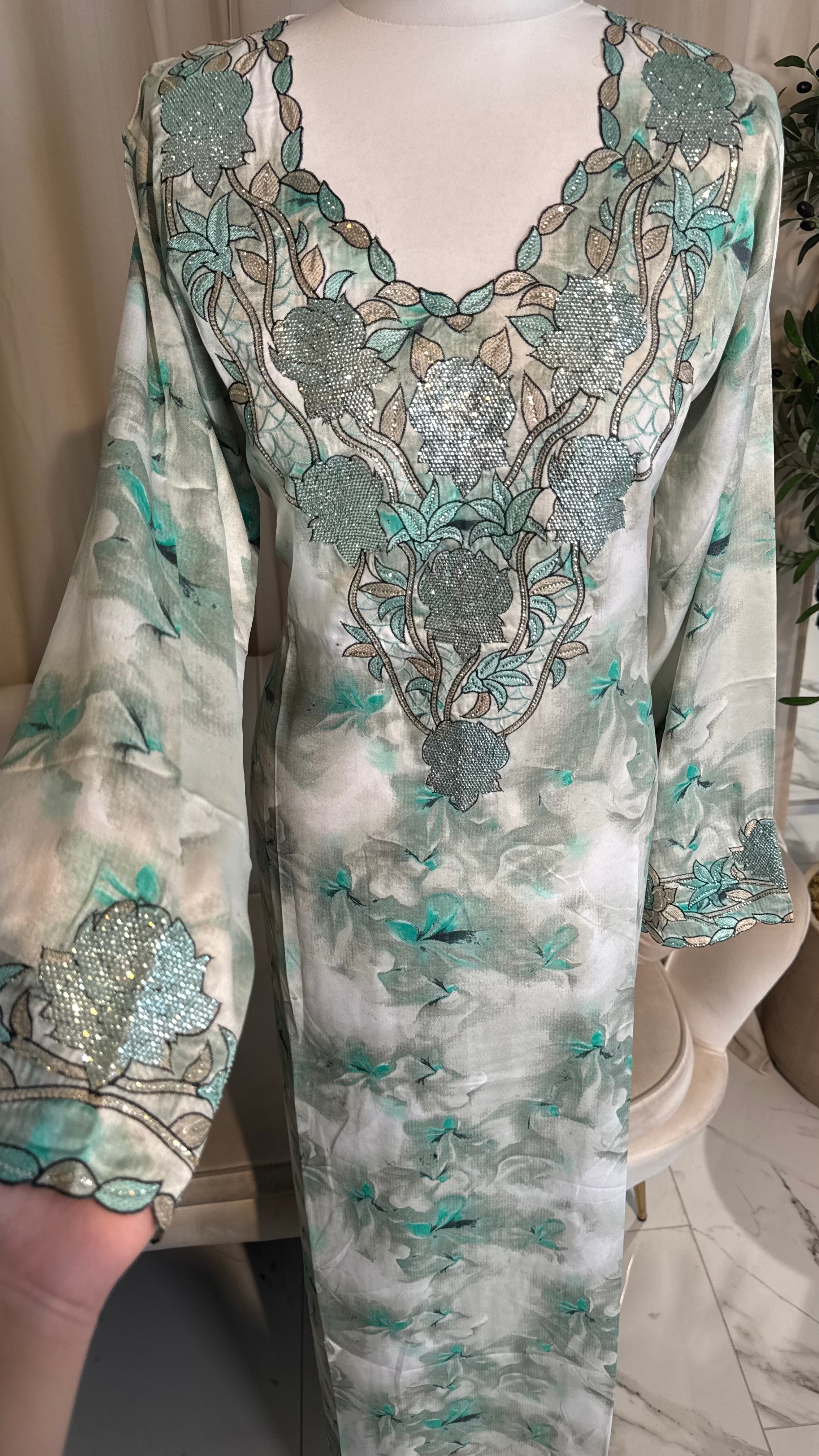 Mint green Makhawer & Sheila