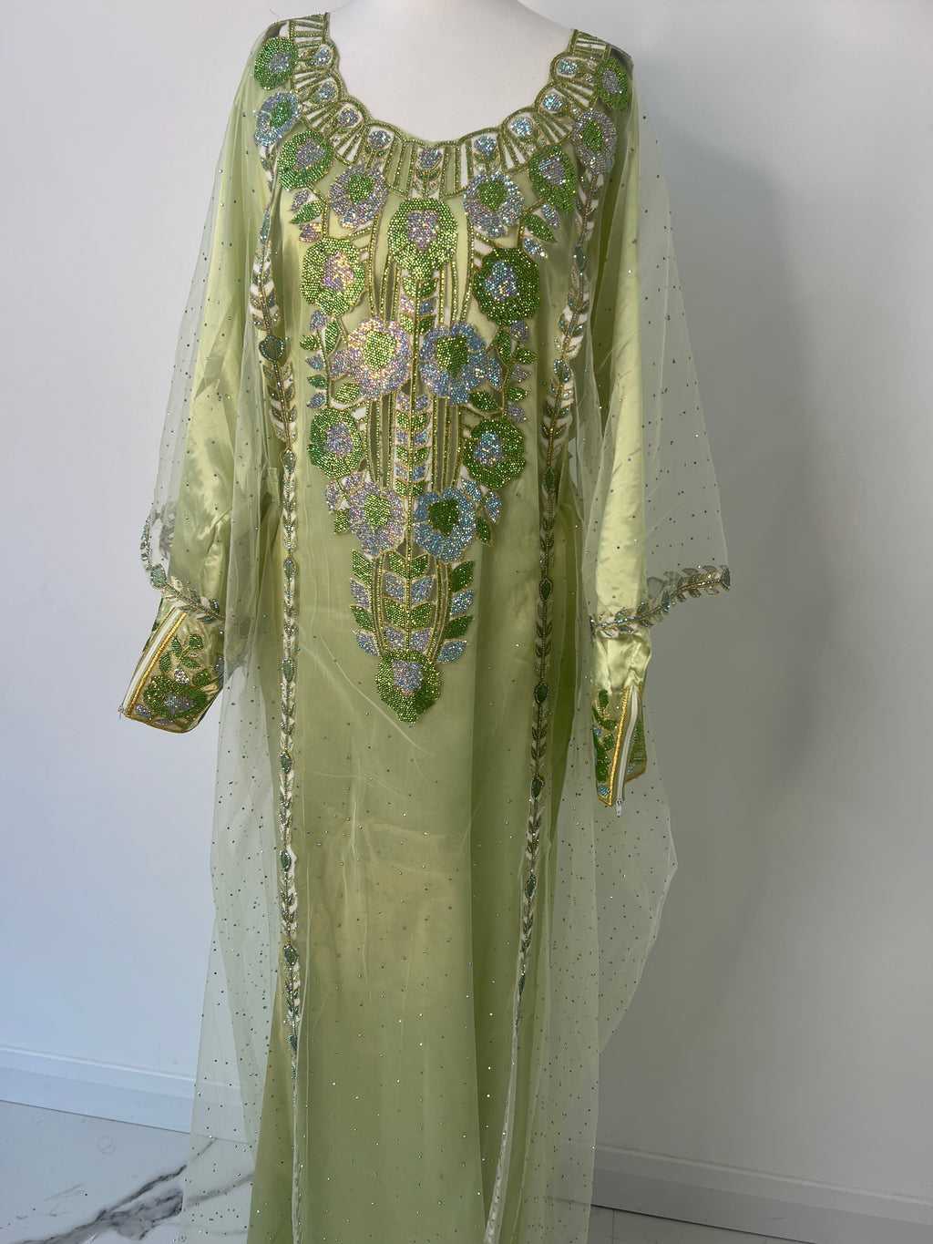 Emirati Thobe (one size)
