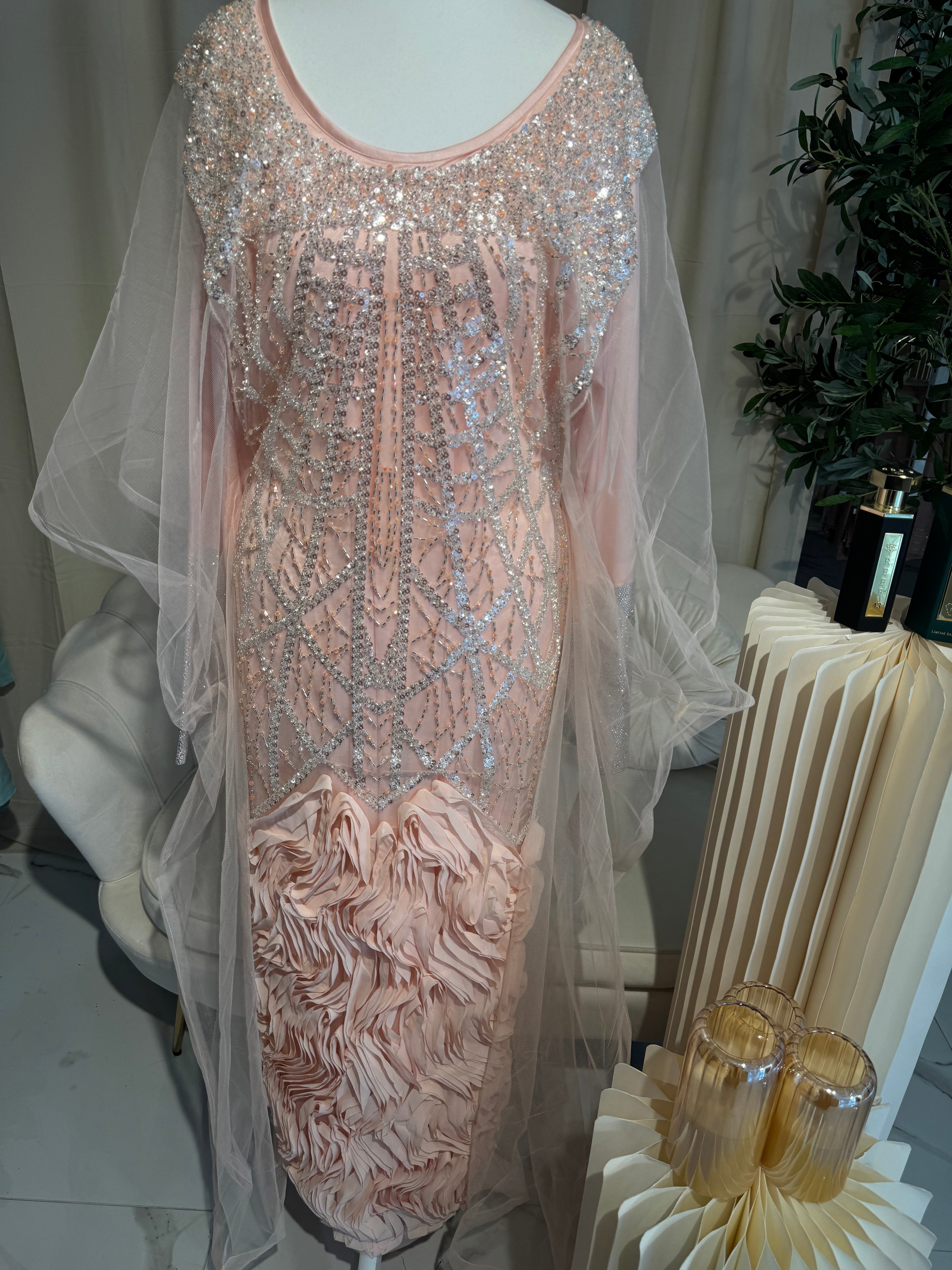 Pink Emirati thobe