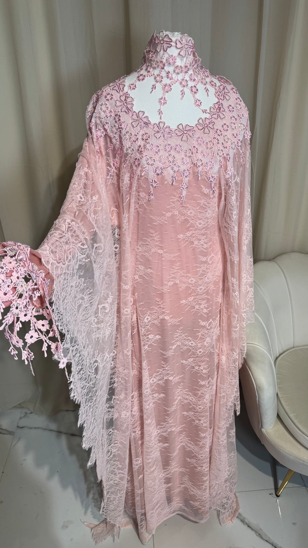 VIP Lace Emirati Thobe