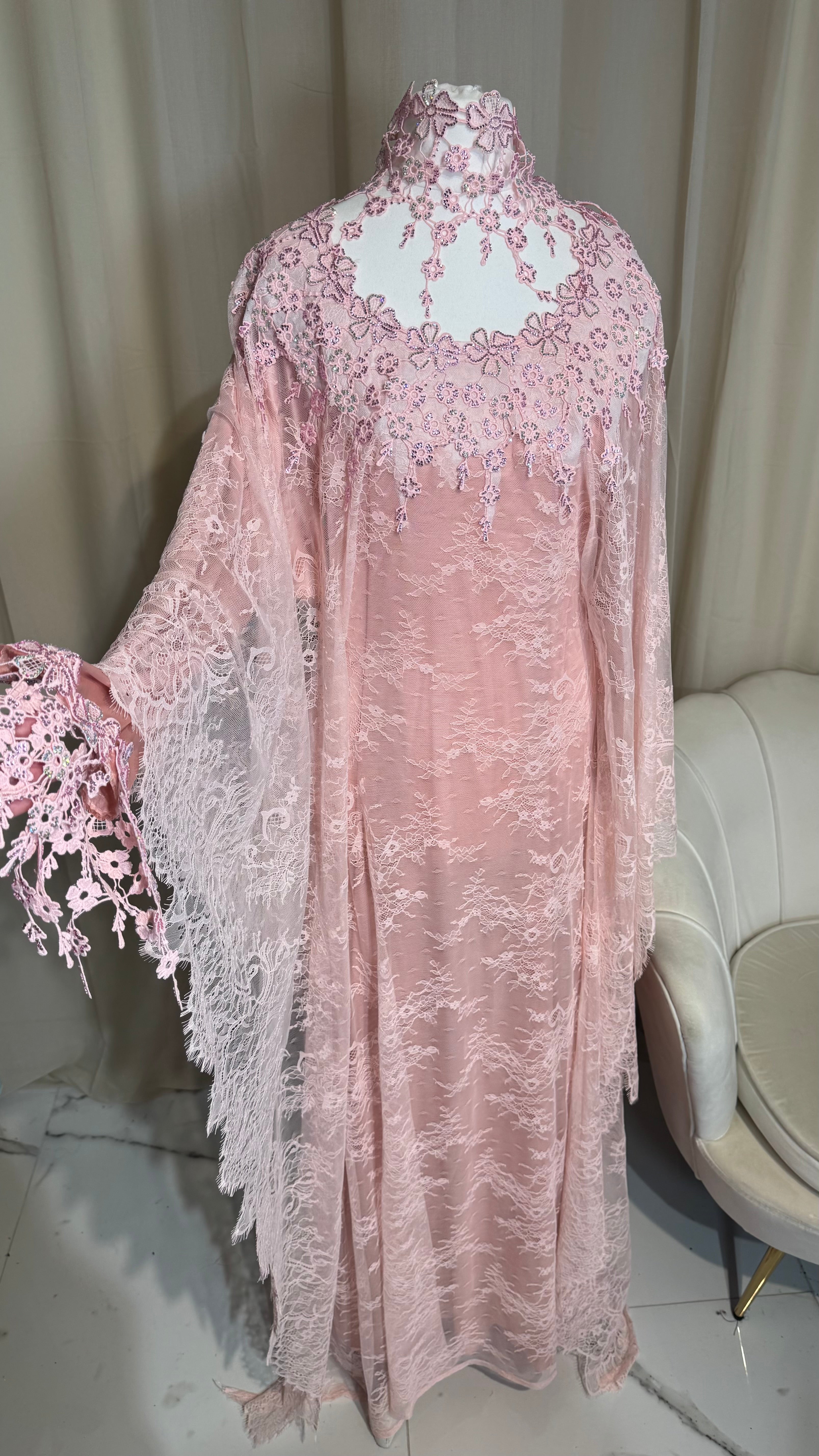 VIP Lace Emirati Thobe