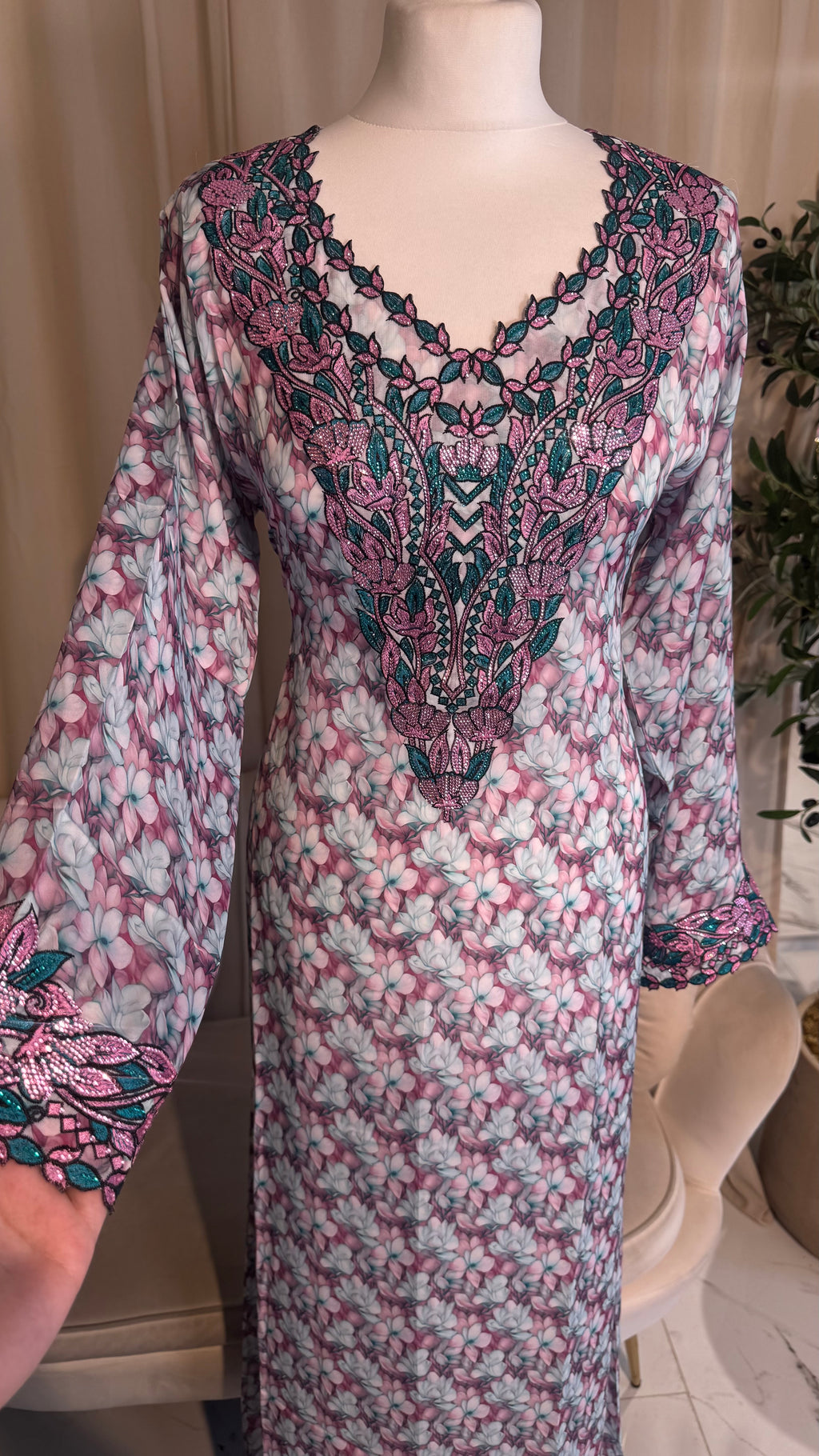 Pink&Turquoise Makhawer & Sheila