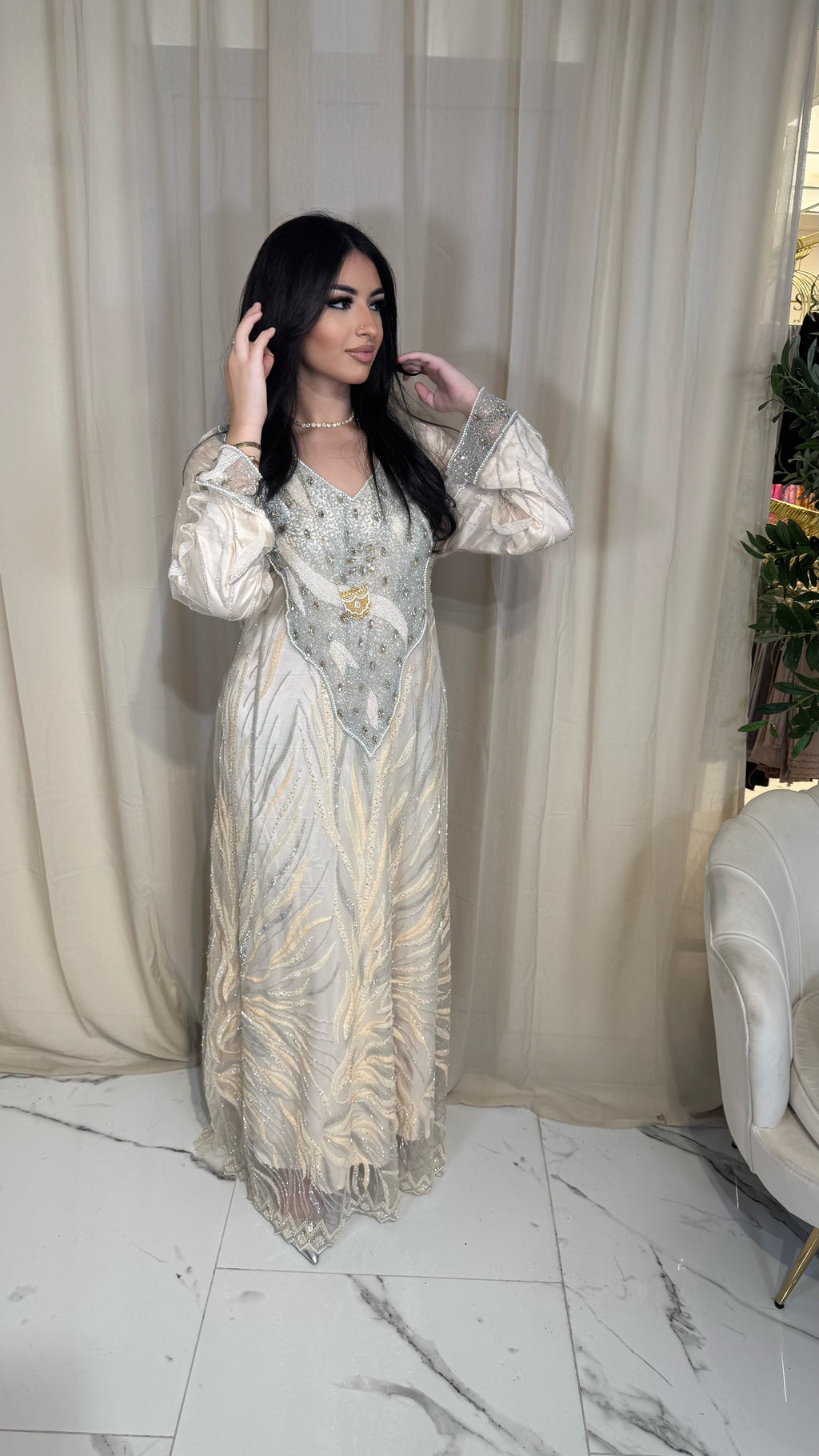 VIP Exclusive Beige Heavy Handwork Emirati Thobe With Veil