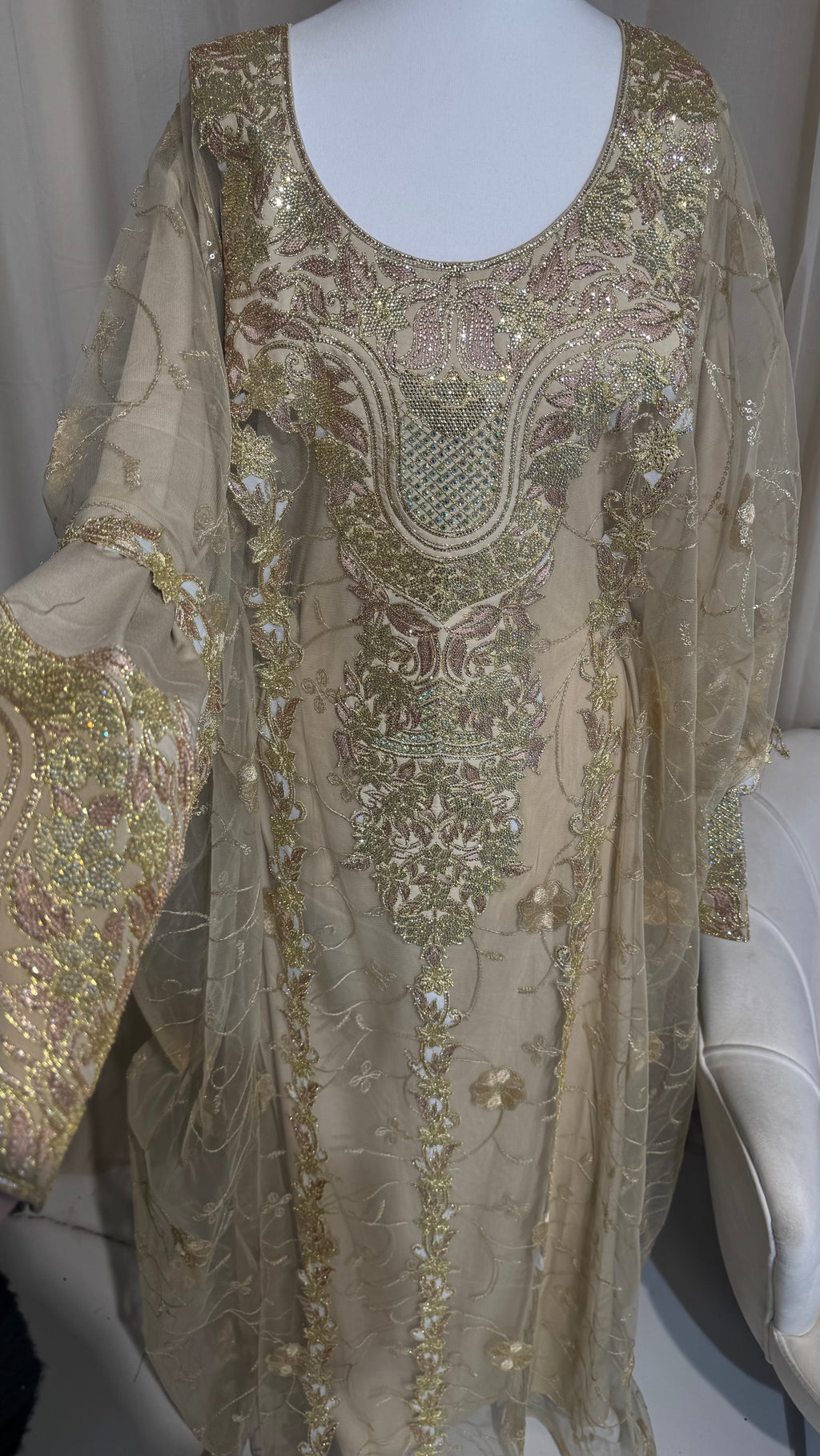 VIP Nude & Gold Emirati Thobe