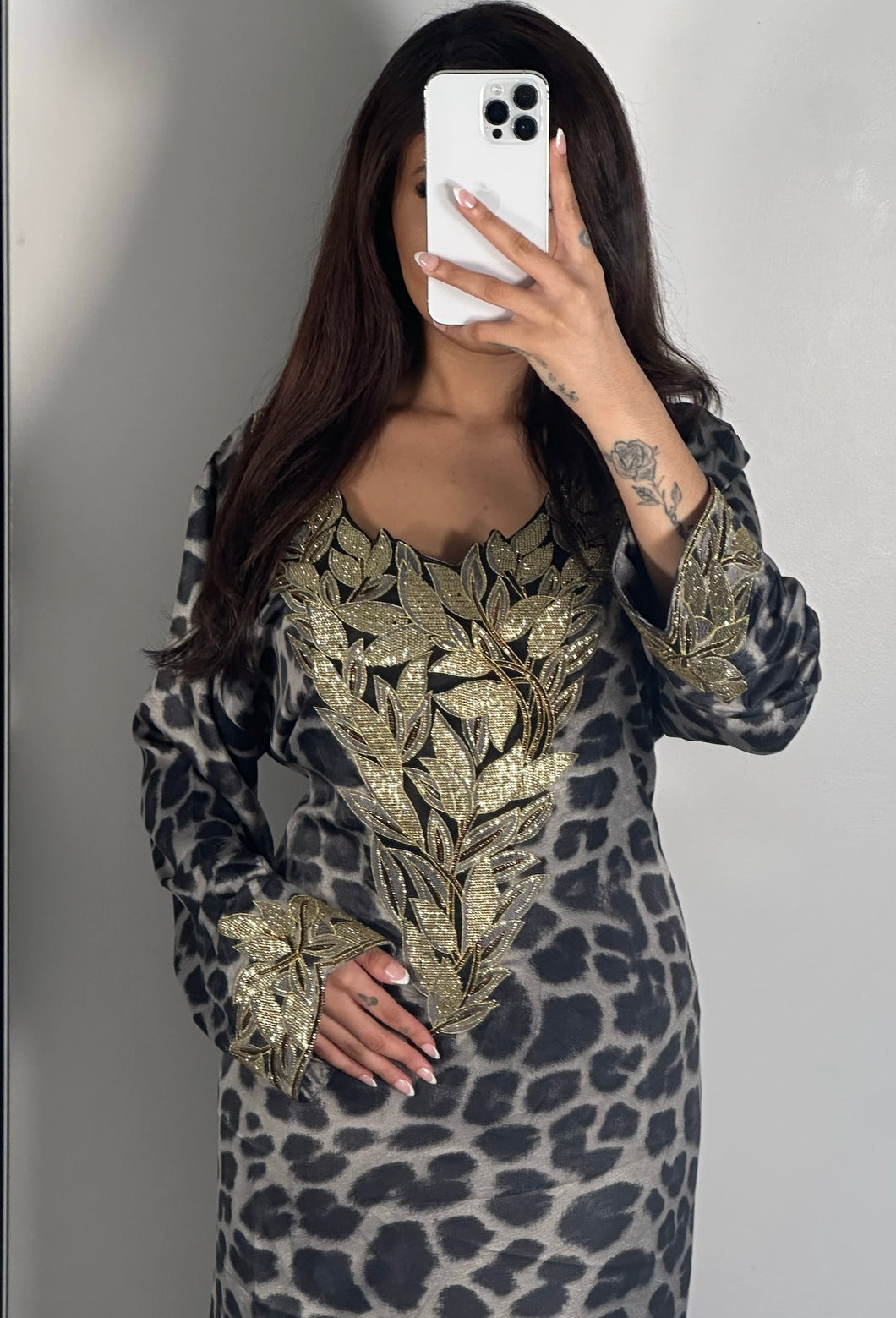 Grey leopard Print  Makhawer