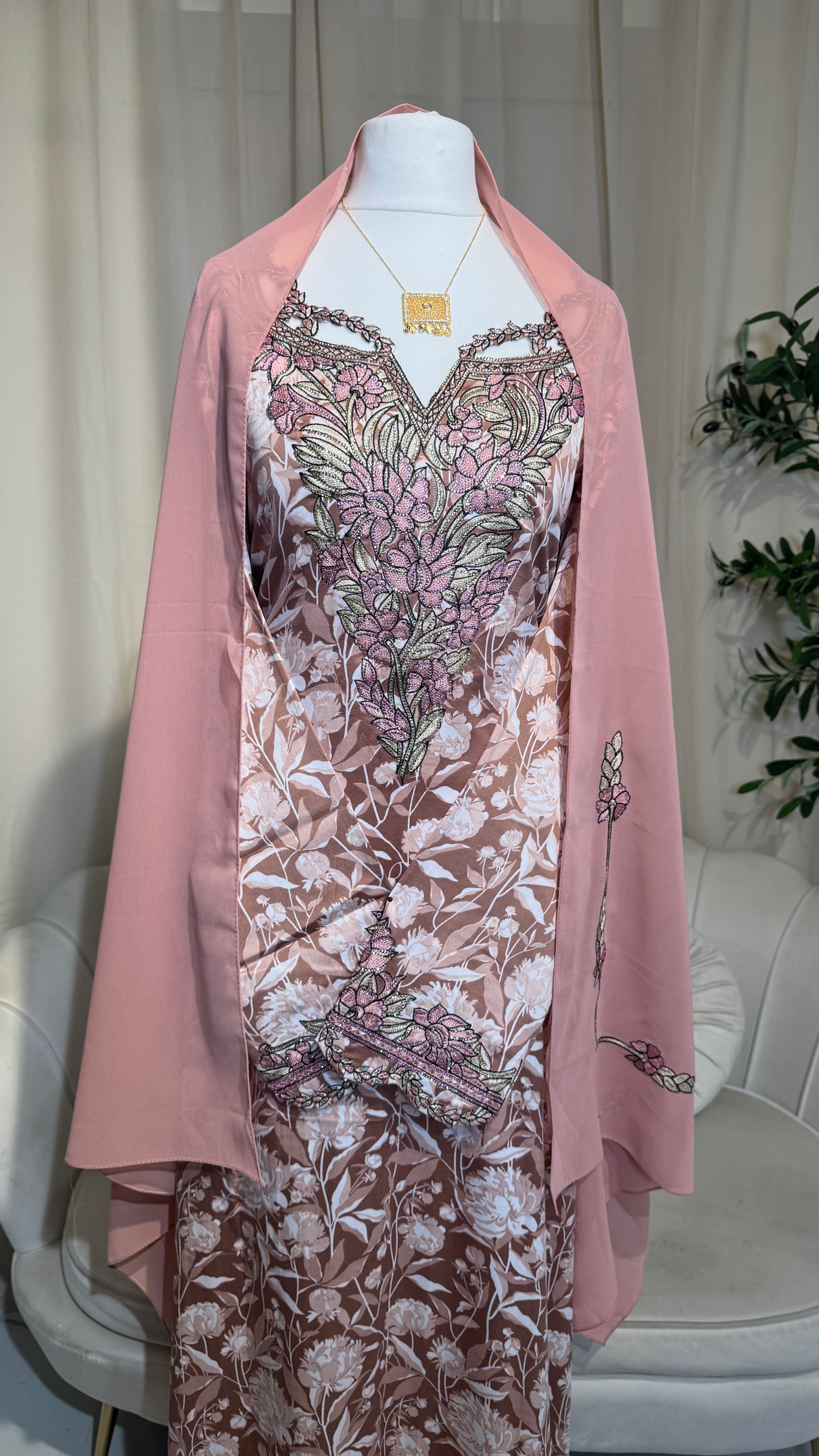 Pink Cut out Makhawer & Sheila