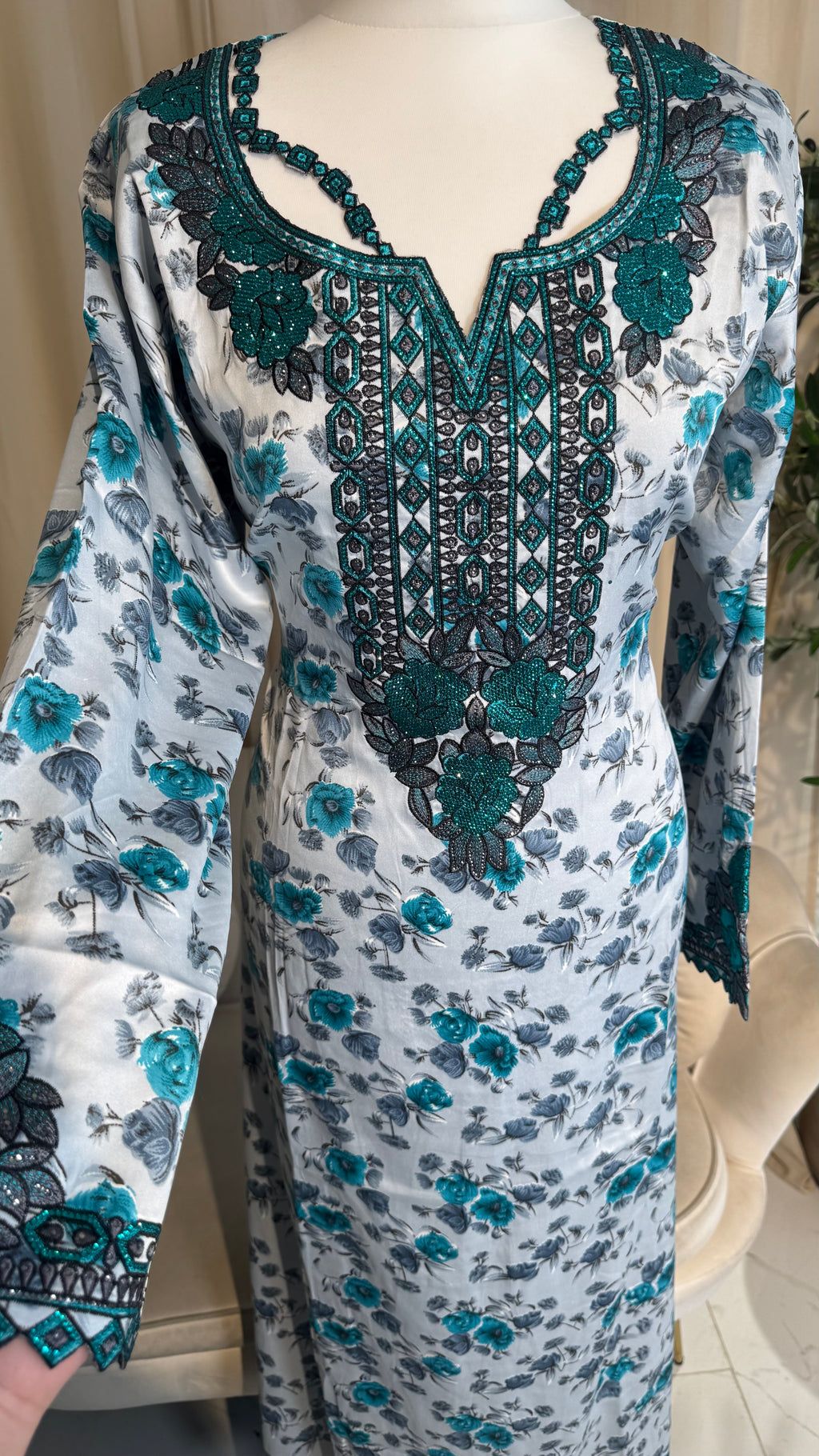 Cut Out Turquoise Makhawer & Sheila