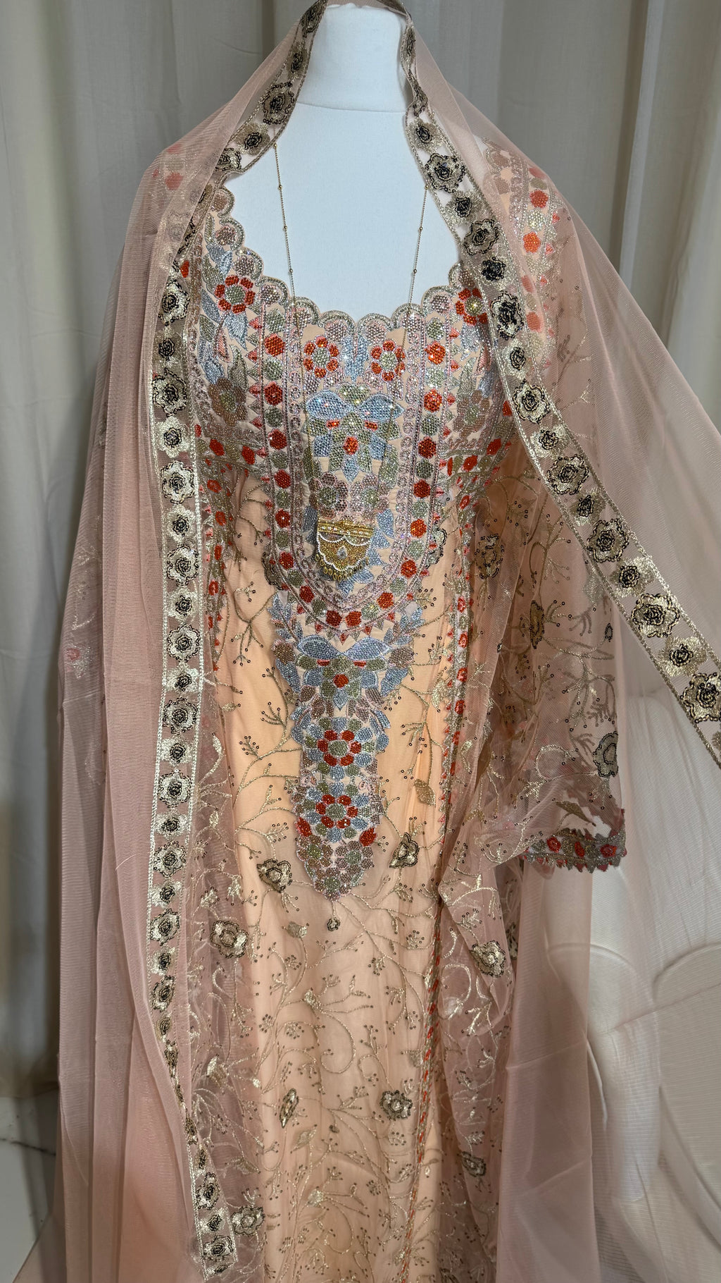 VIP Peach Emirati Thobe With Veil