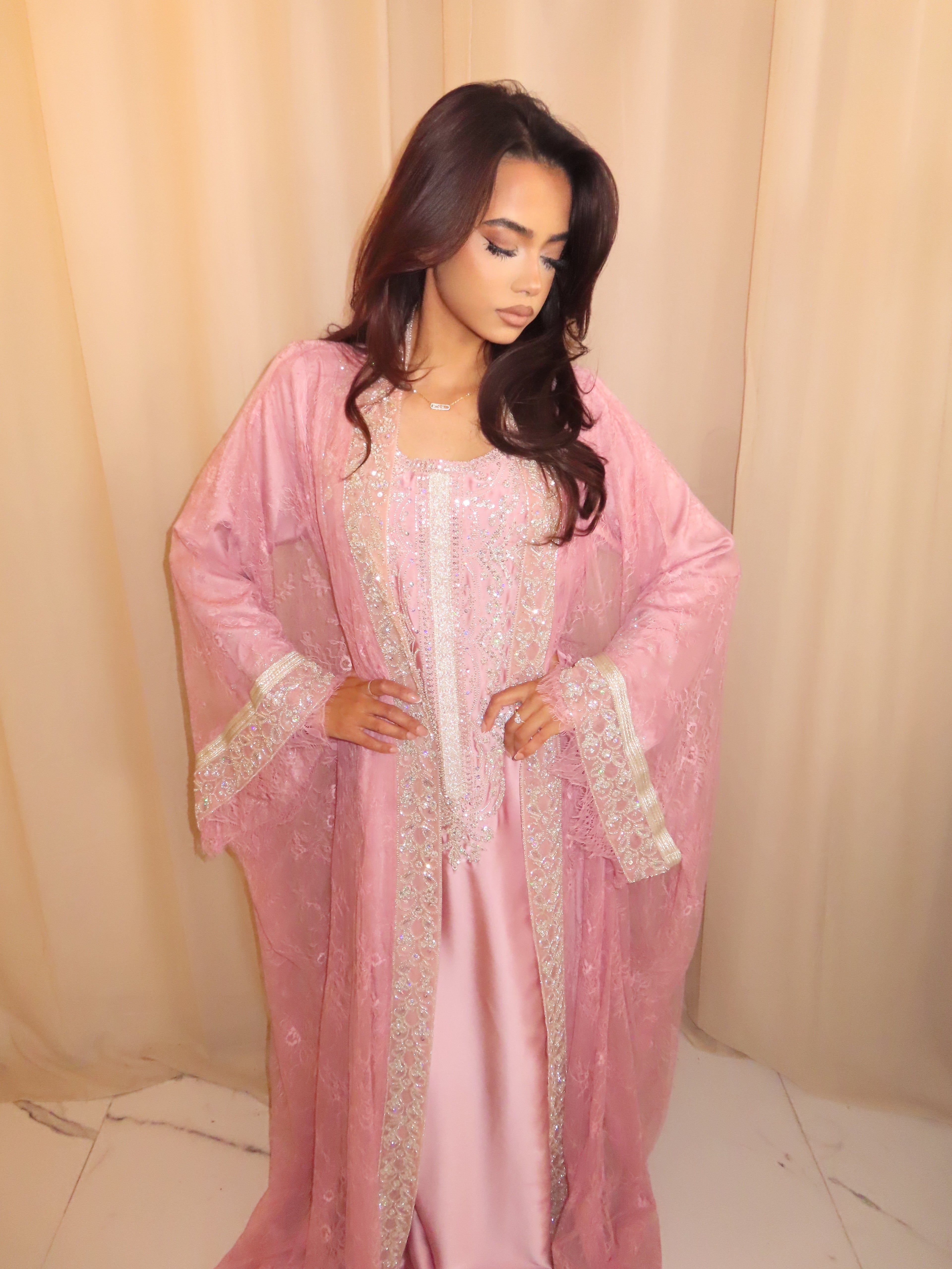 Dressline Arabia. Dressline Arabia.