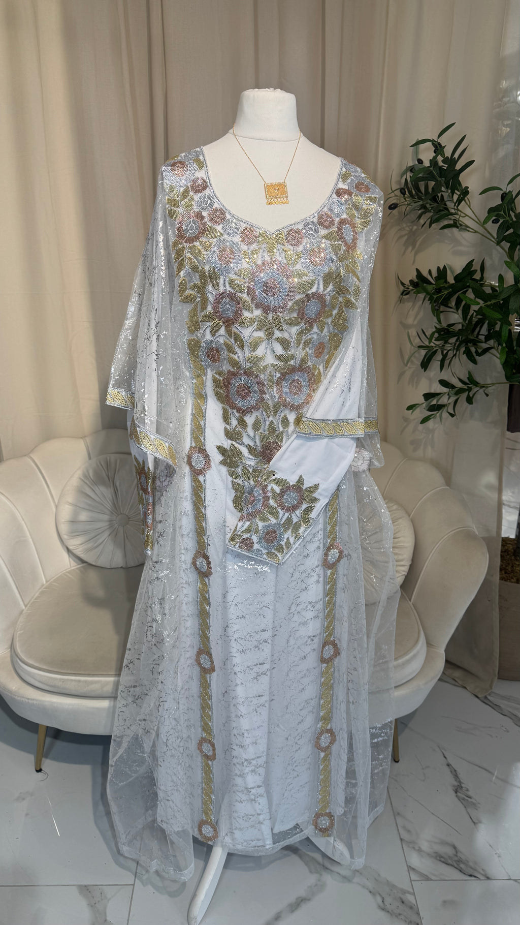 White Emirati Thobe
