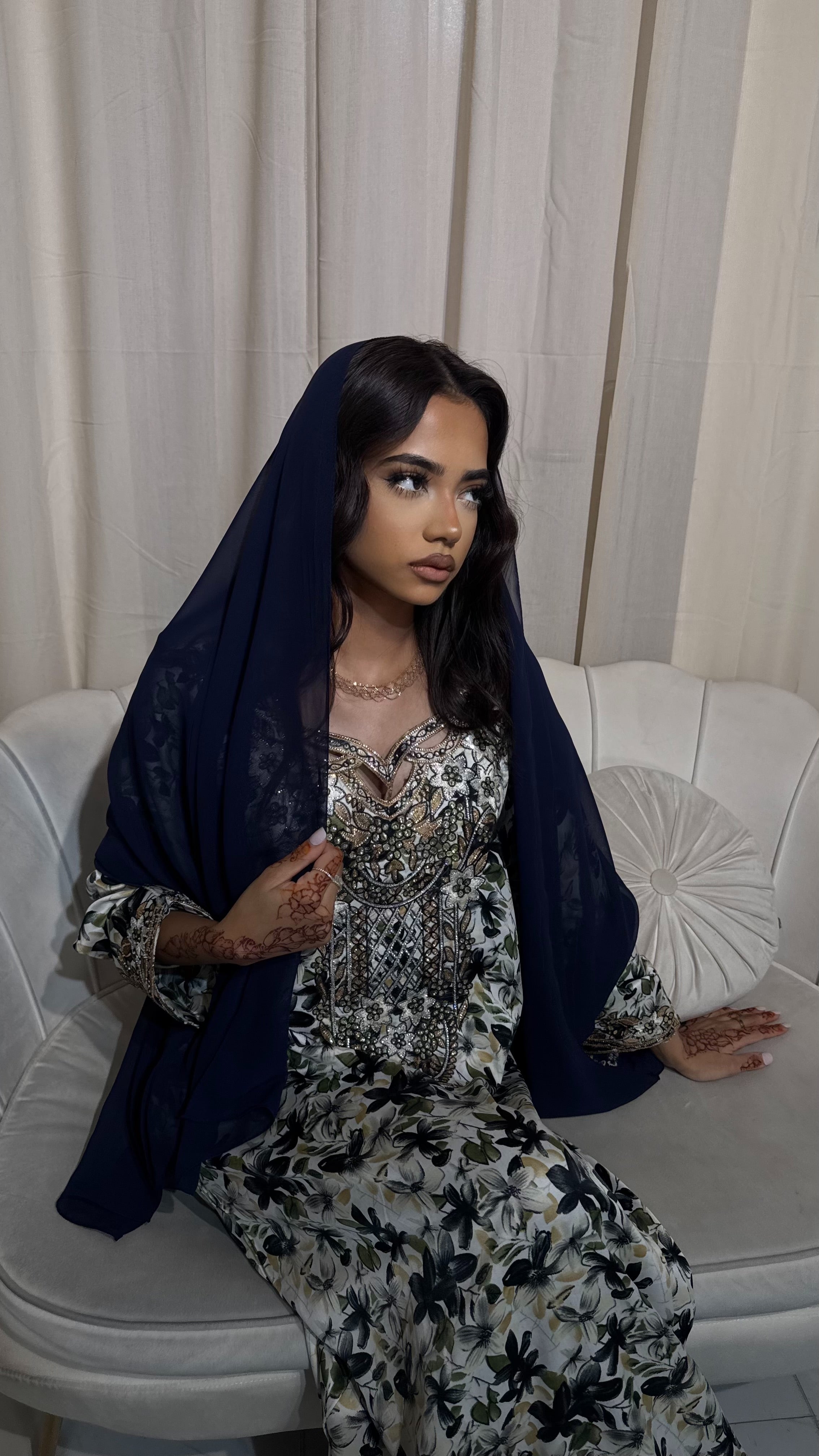 Cut Out Makhawer & Sheila