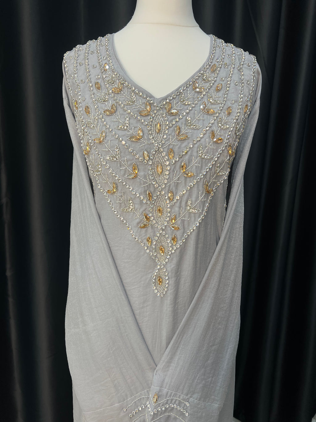 Light Grey Shimmer Makhawer Size (60)