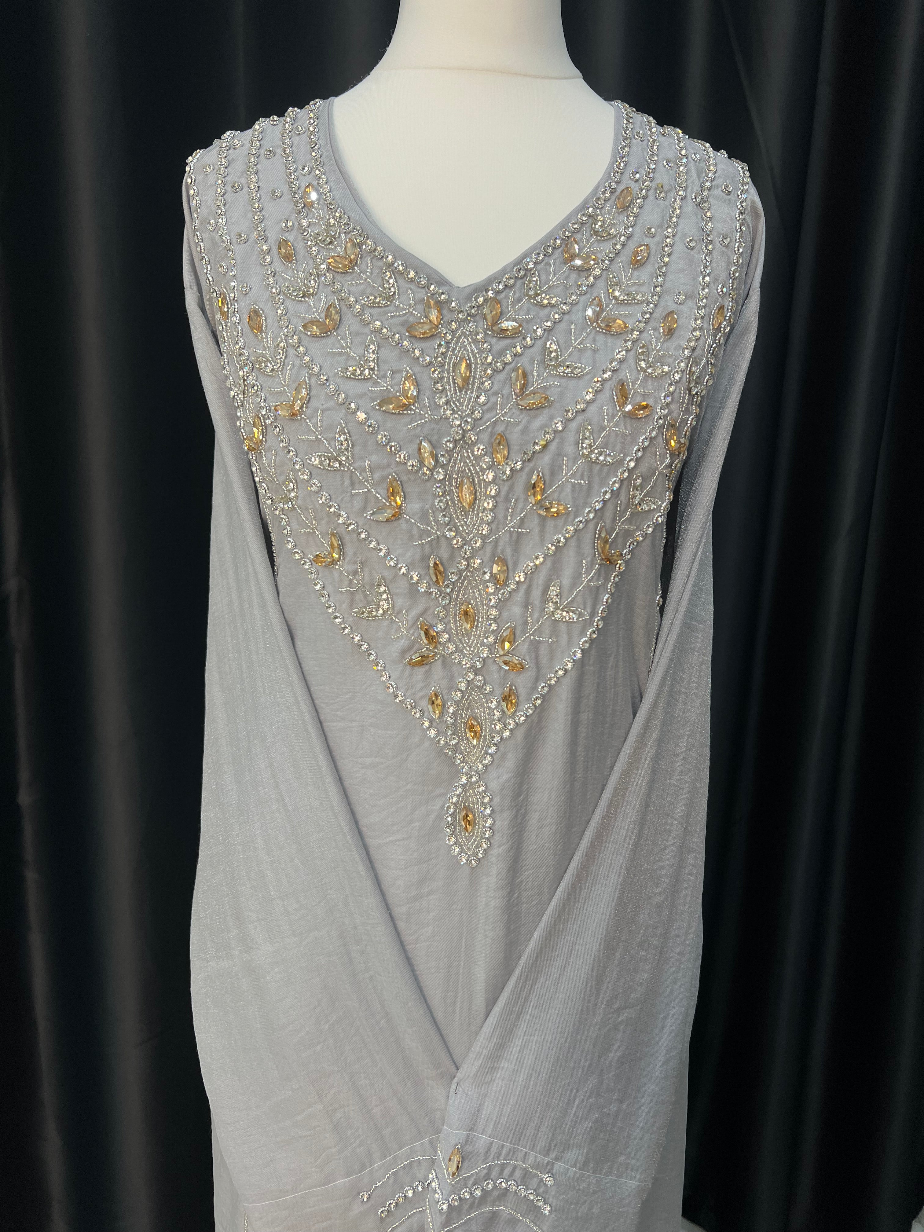 Light Grey Shimmer Makhawer Size (60)