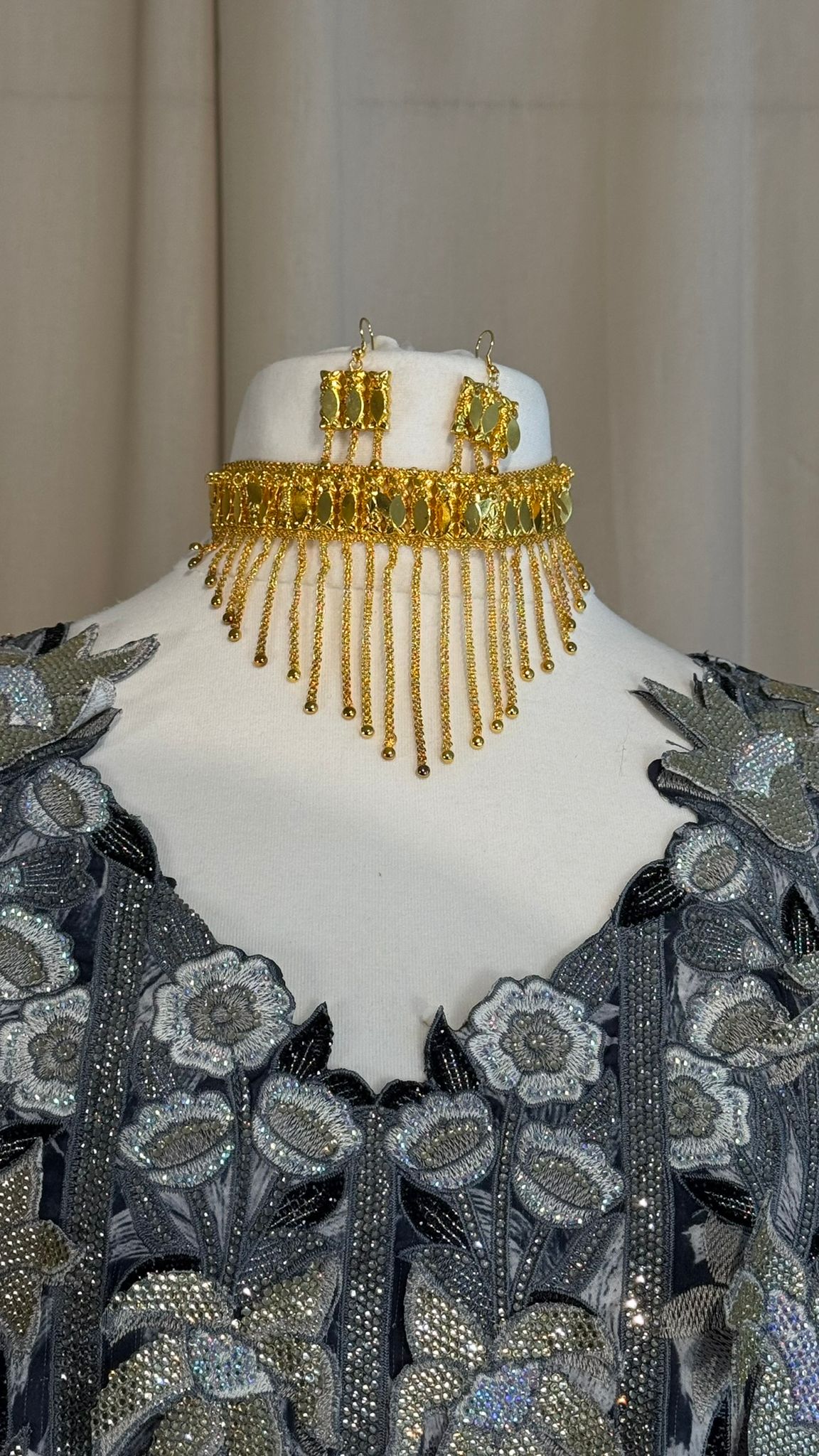 Gold Choker Necklace Set