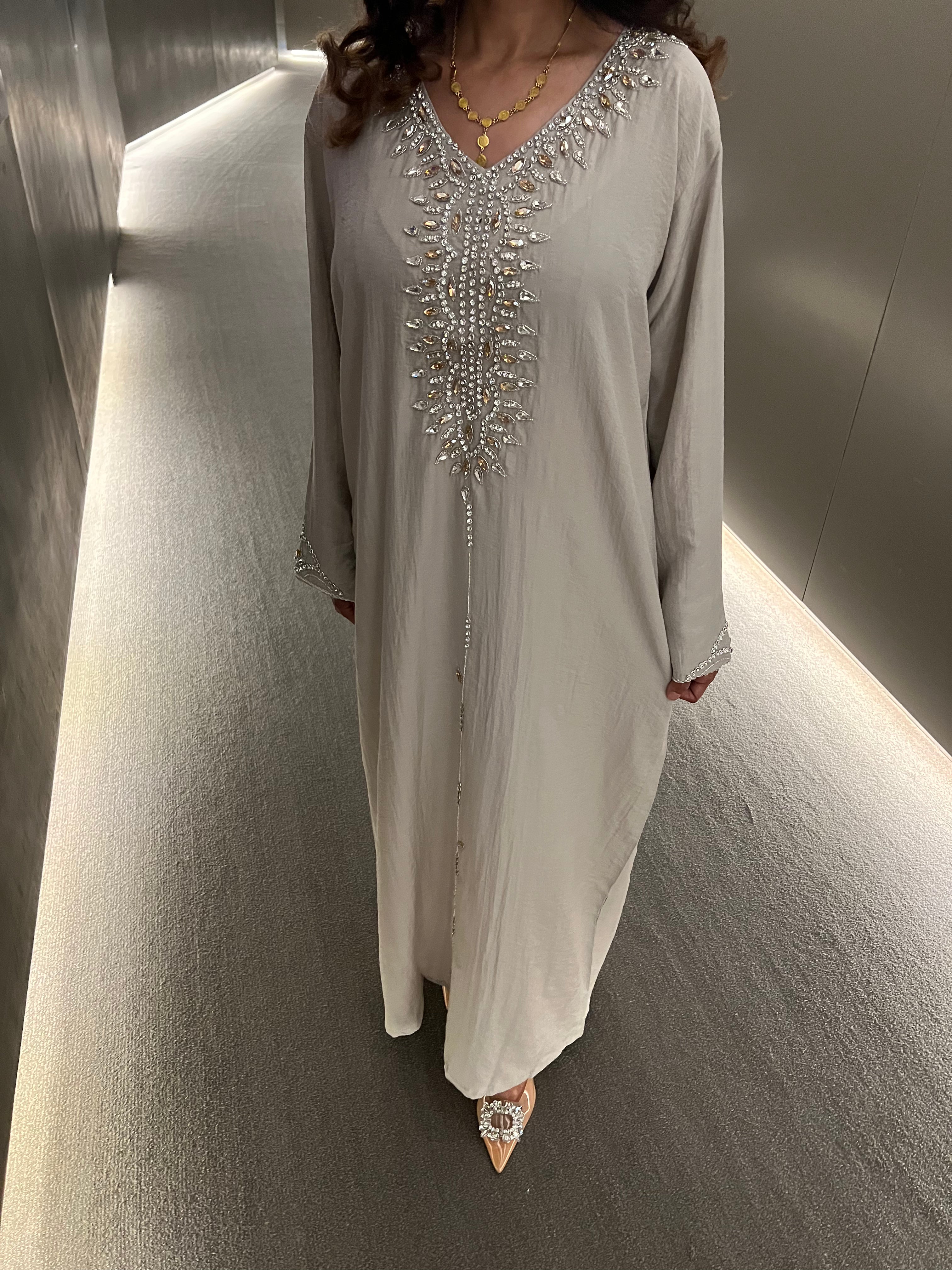 Light Grey Edition Shimmer Makhawer