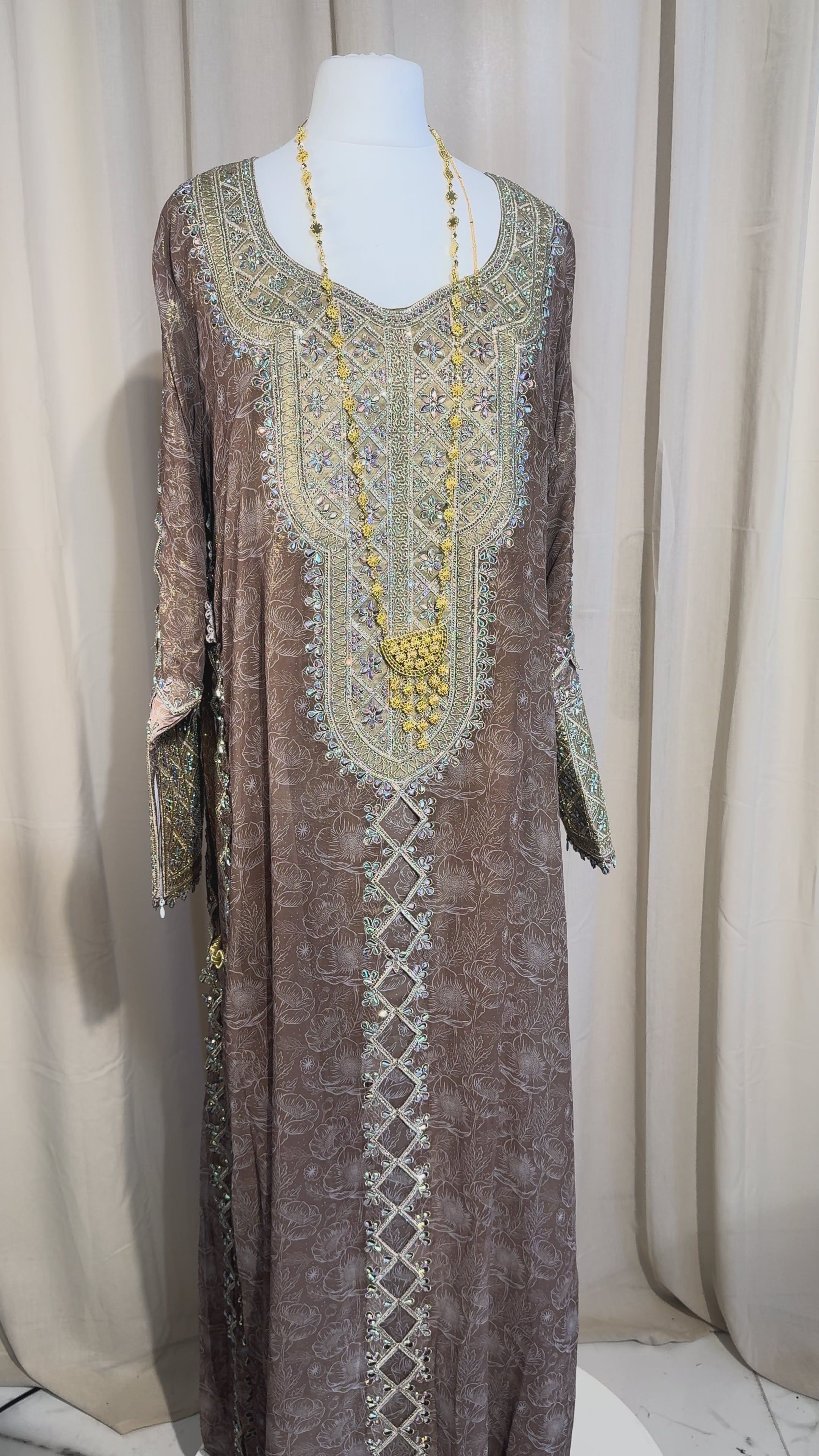 *VIP* Light Brown Emirati Makhawer