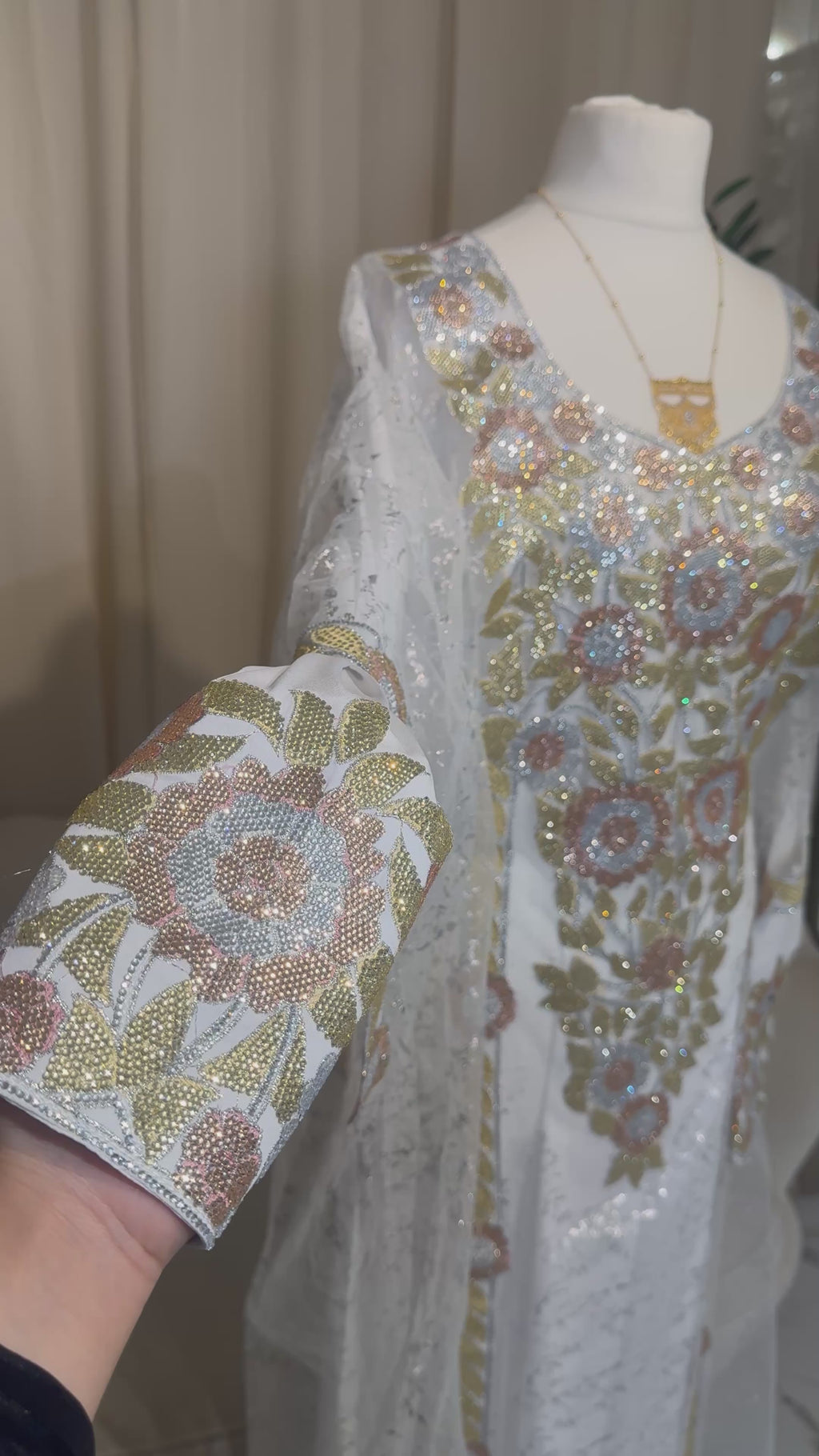 White Emirati Thobe