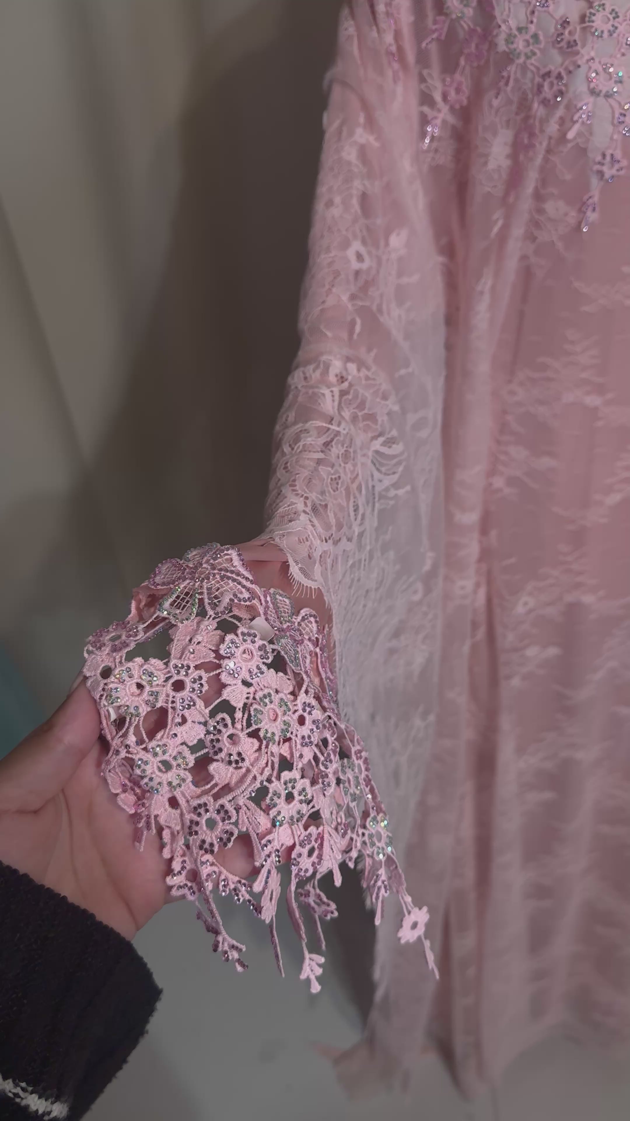 VIP Lace Emirati Thobe