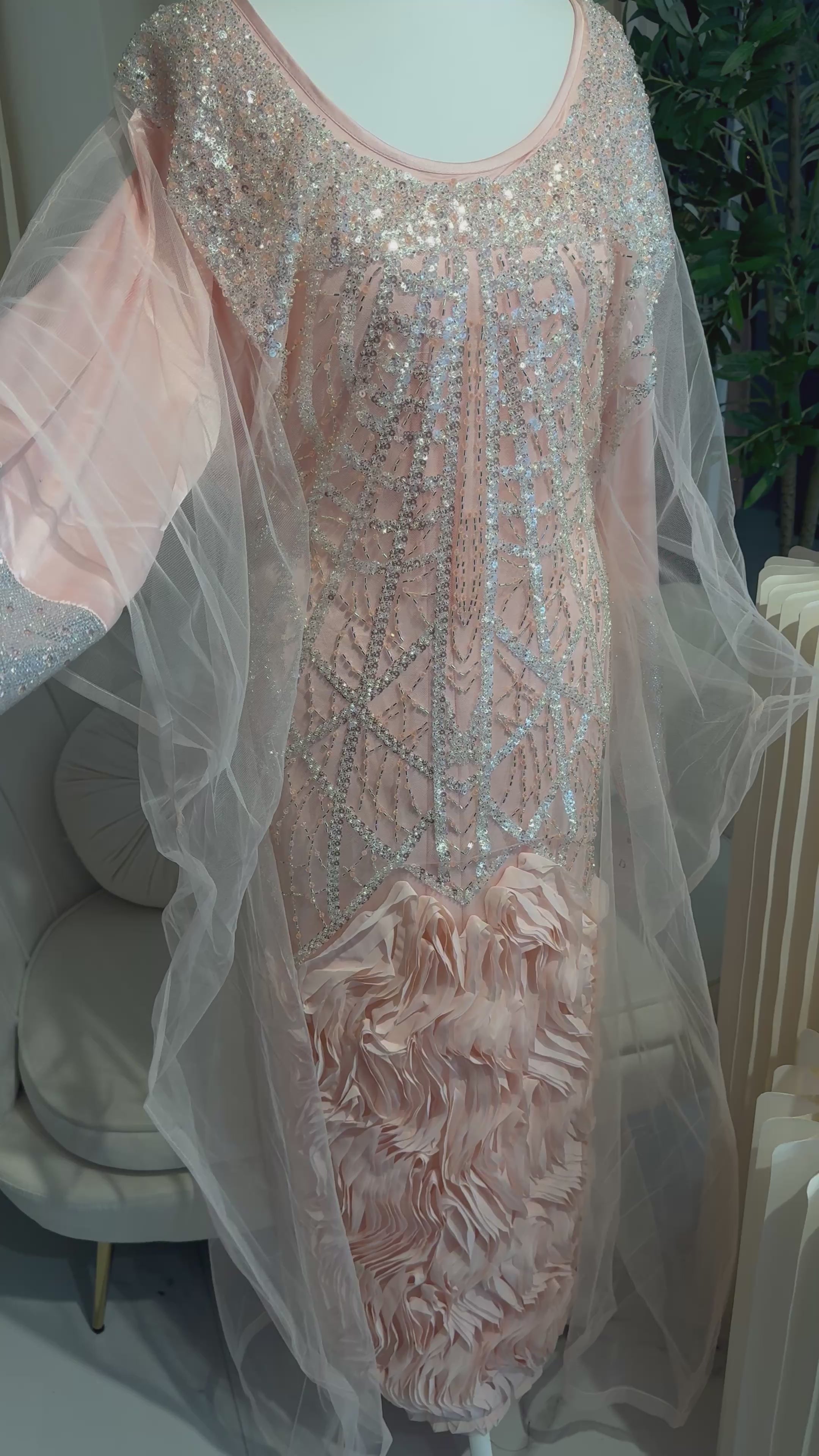 Pink Emirati thobe